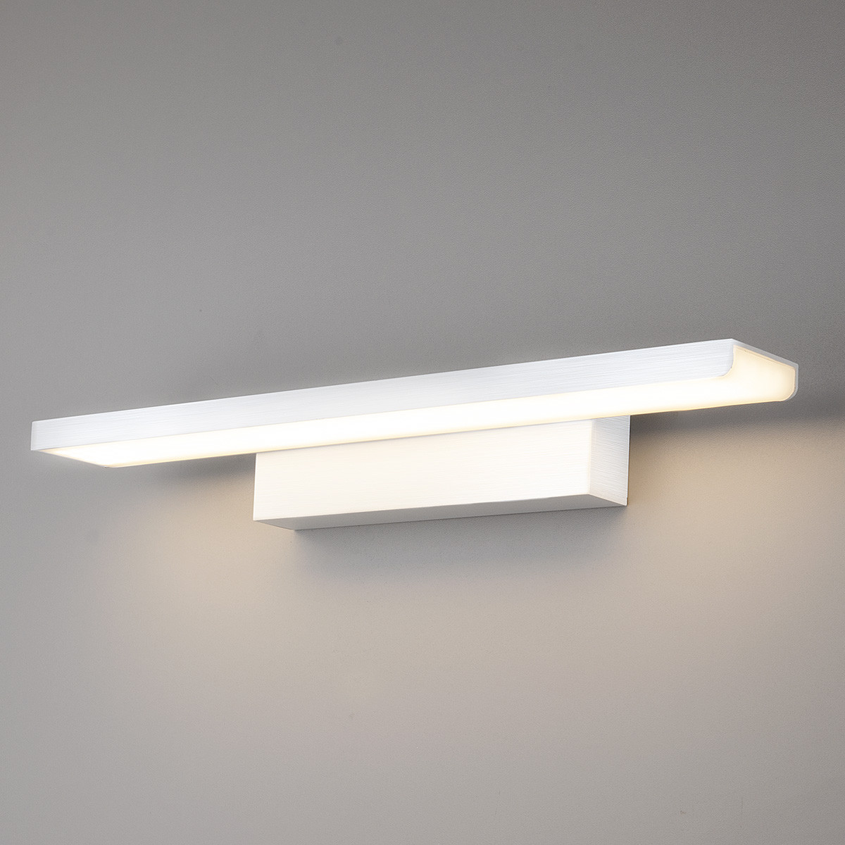 Светильник настенный светодиодный Sankara LED белая MRL LED 16W 1009 IP20