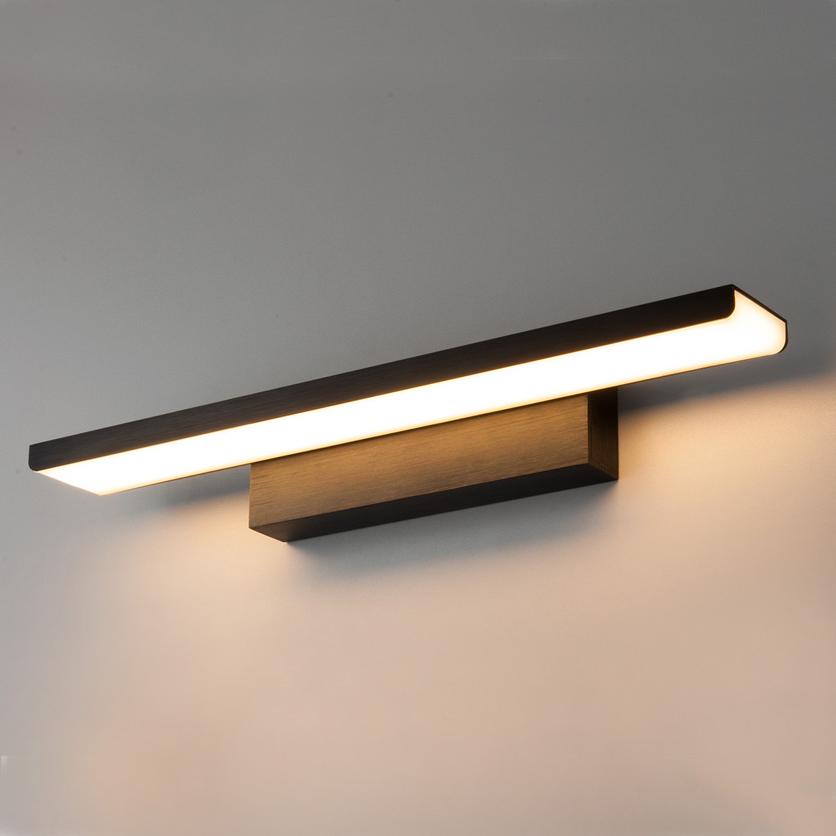 Светильник настенный светодиодный Sankara LED черная /MRL LED 16W 1009 IP20/