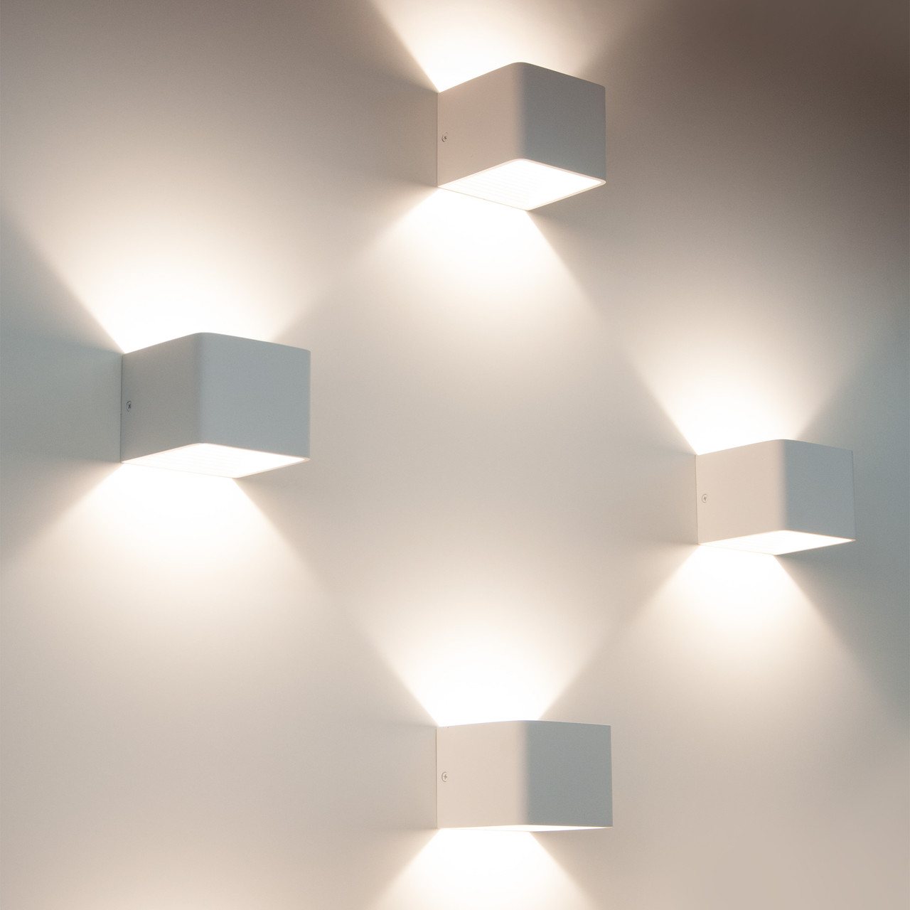 Светильник настенный светодиодный Corudo LED белый MRL LED 1060