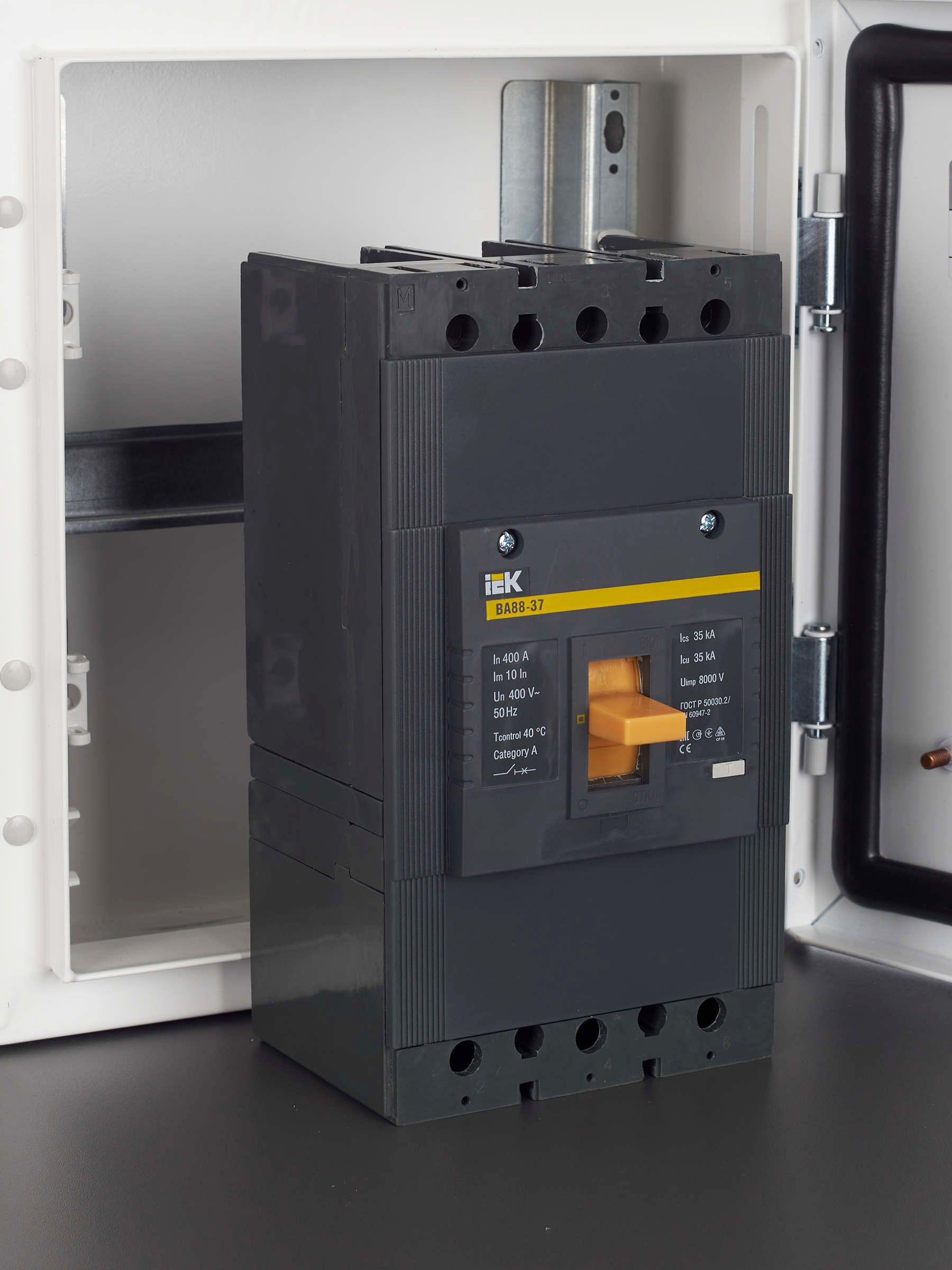 Автомат ВА 88-37 3Р 400А 35кА ИЭК