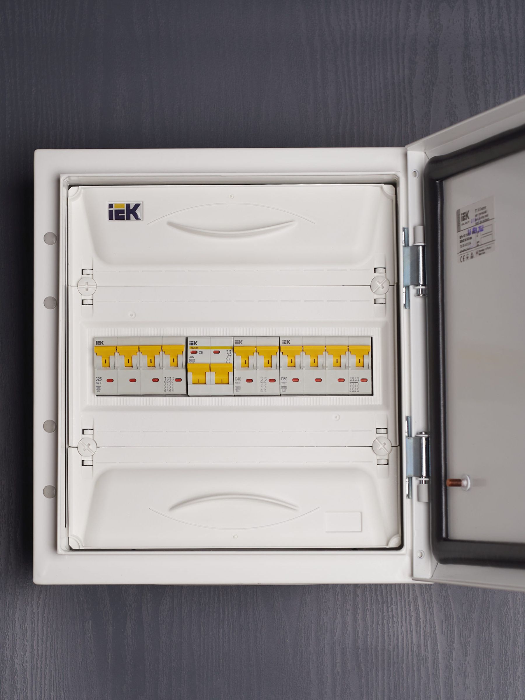 Автомат 2Р ВА 47-29 6 А ИЭК