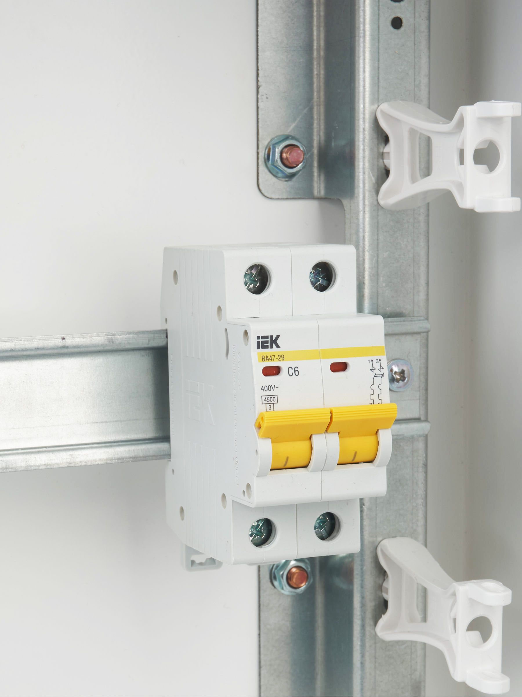 Автомат 2Р ВА 47-29 6 А ИЭК