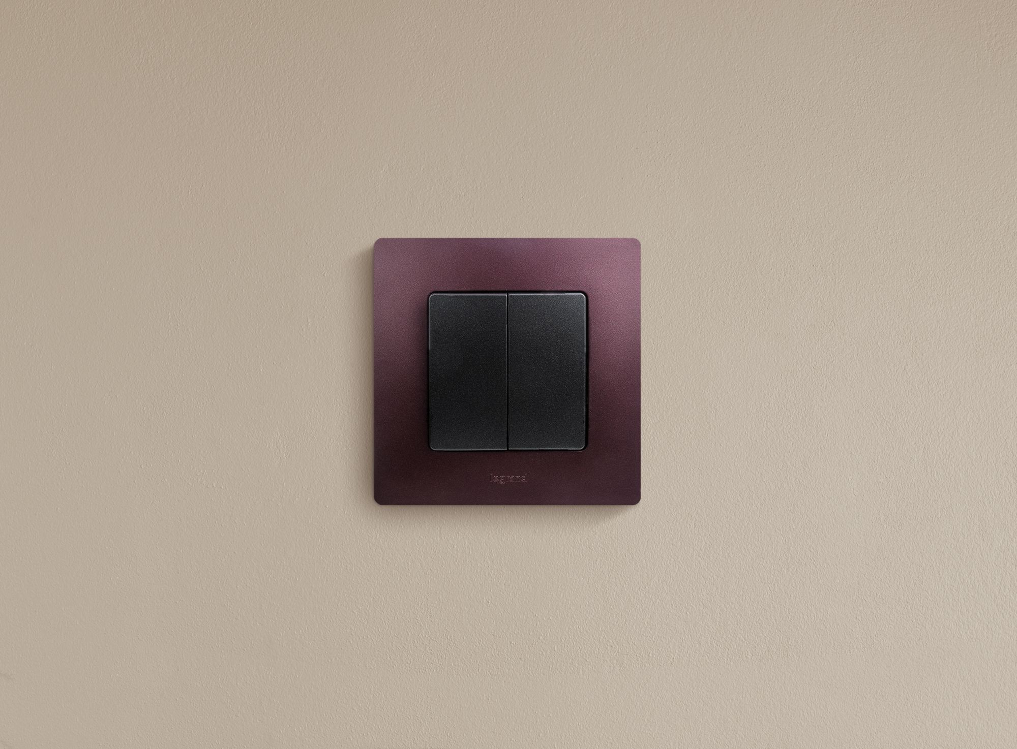 Выключатель 2-клавишный антрацит ETIKA /672602/