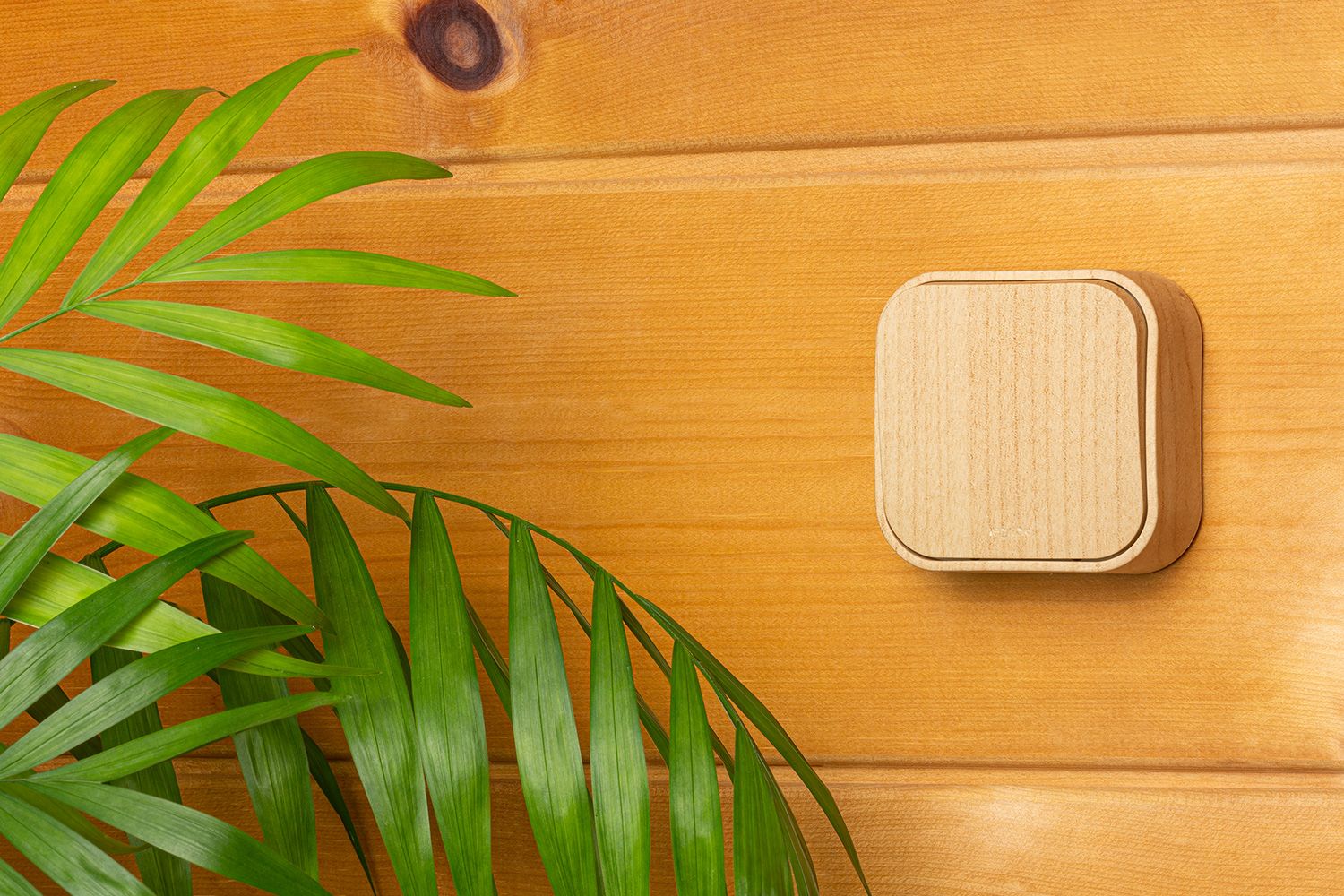 Выключатель 1-клавишный 10А дерево QUTEO /782260/