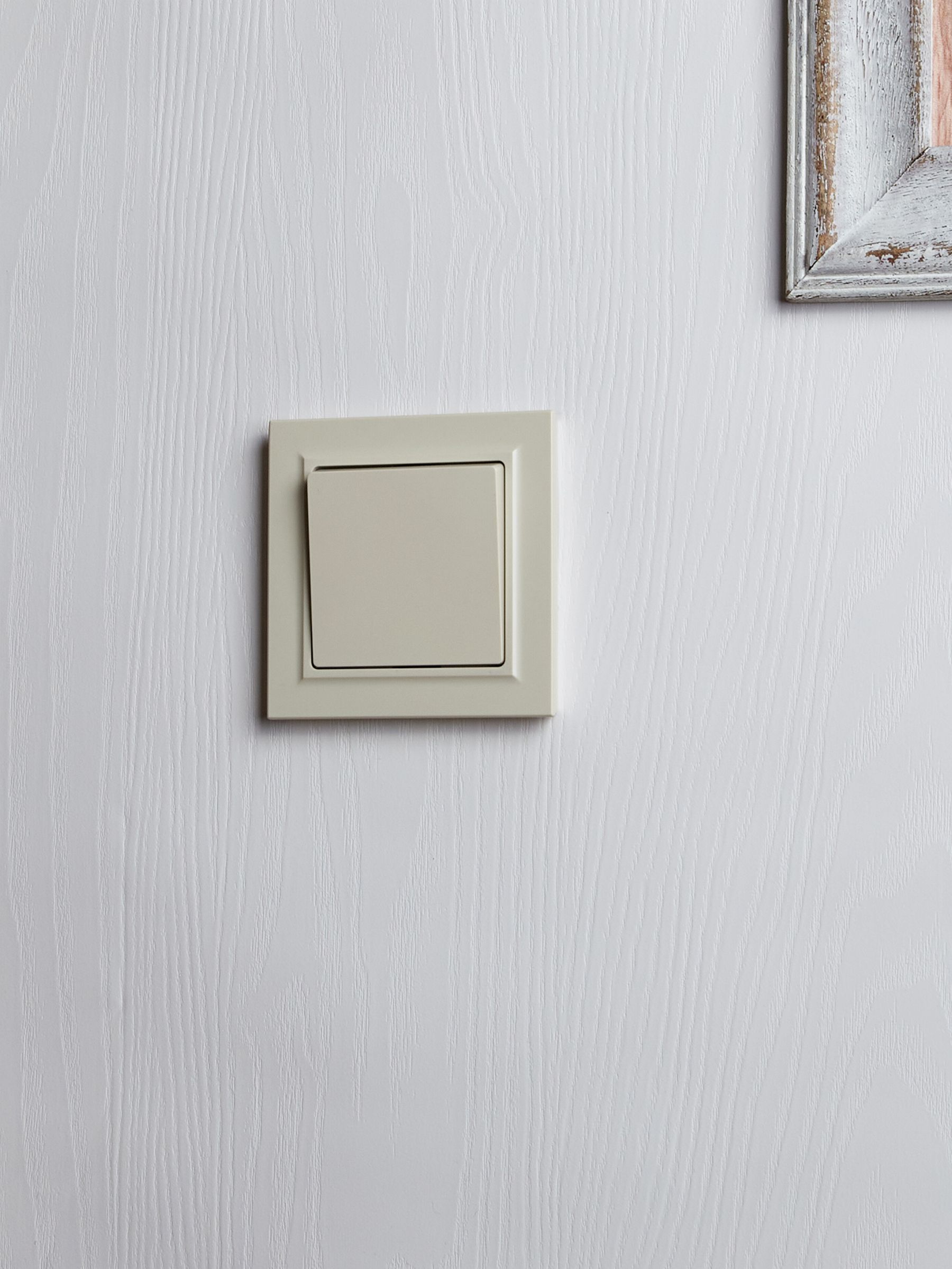 Выключатель 1-клавишный проходной 10А ВС10-1-6-БрКр бежевый BRITE ИЭК