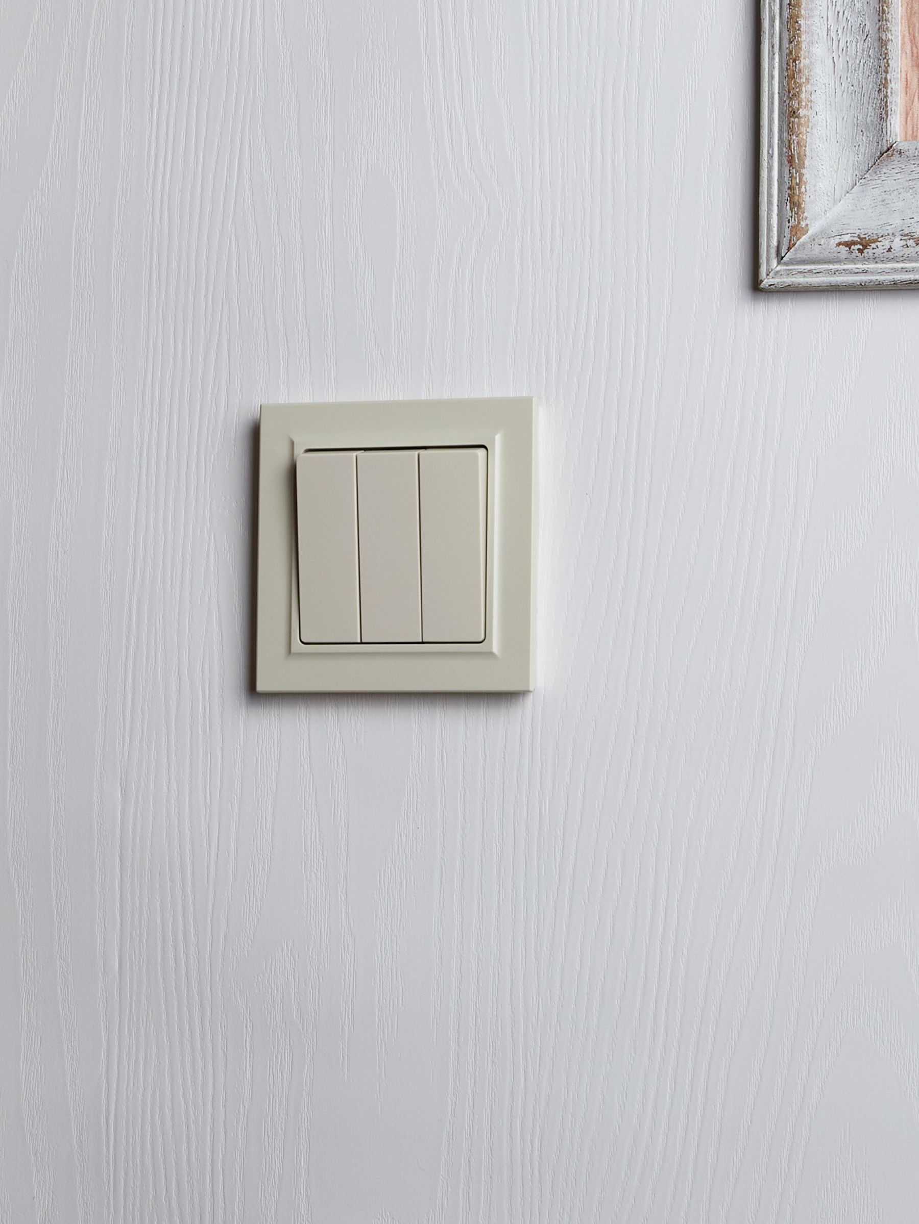 Выключатель 3-клавишный 10А ВС10-3-0-БрКр бежевый BRITE ИЭК