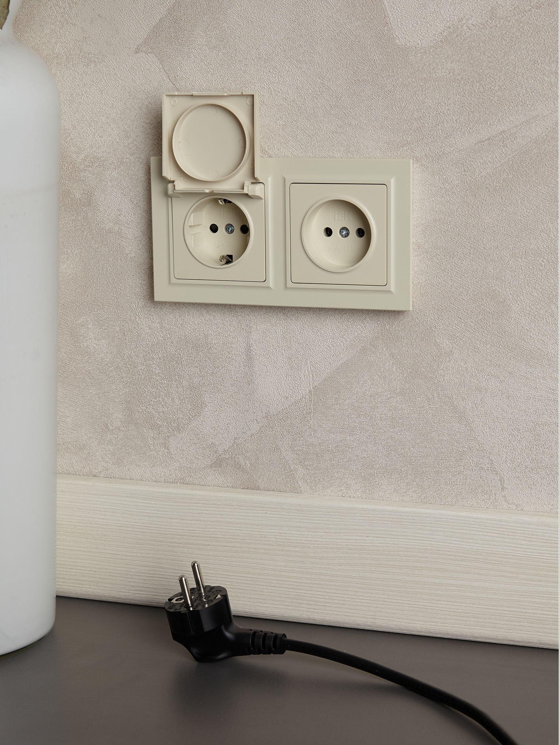 BRITE Рамка 2-местная IP44 РУ-2-БрКр-44 бежевый ИЭК