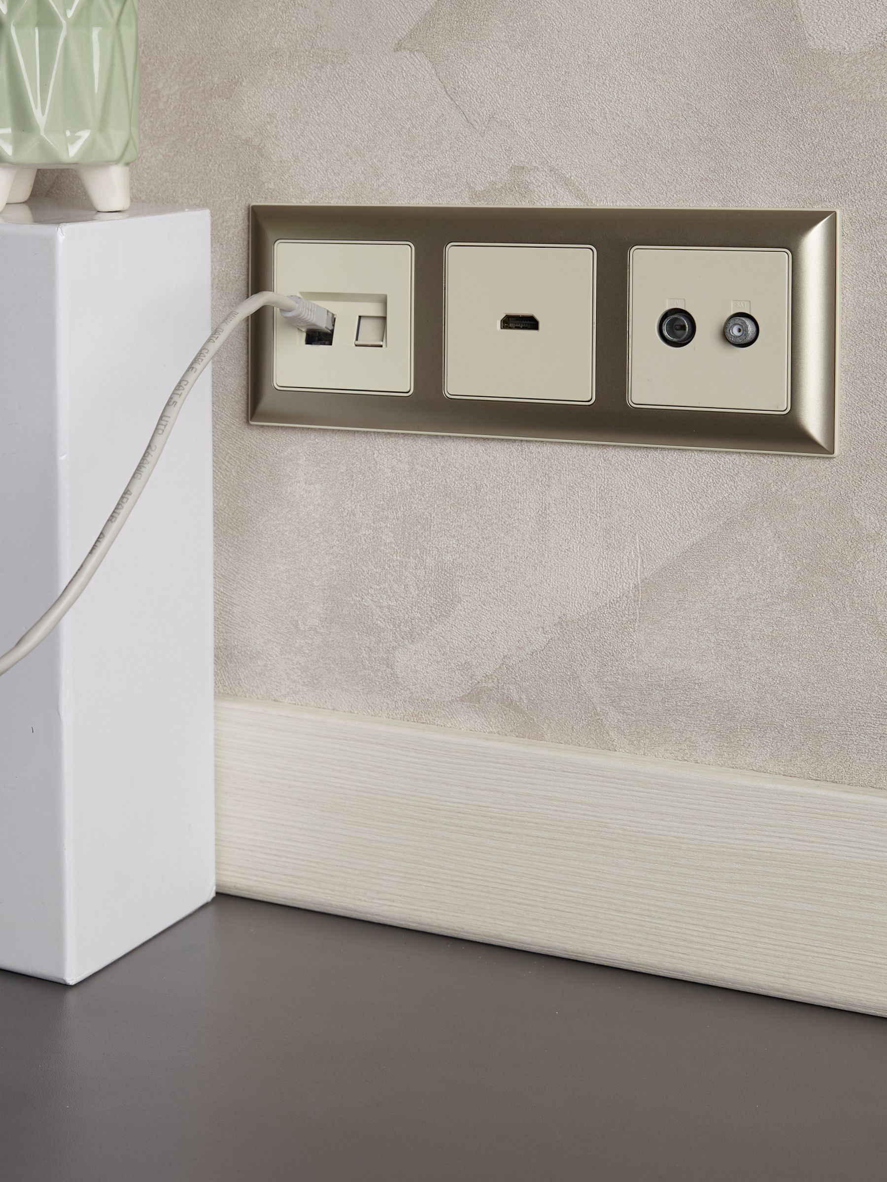 BRITE Розетка двойная RJ11+RJ45 кат.5E РК/Т12-БрКр бежевый ИЭК