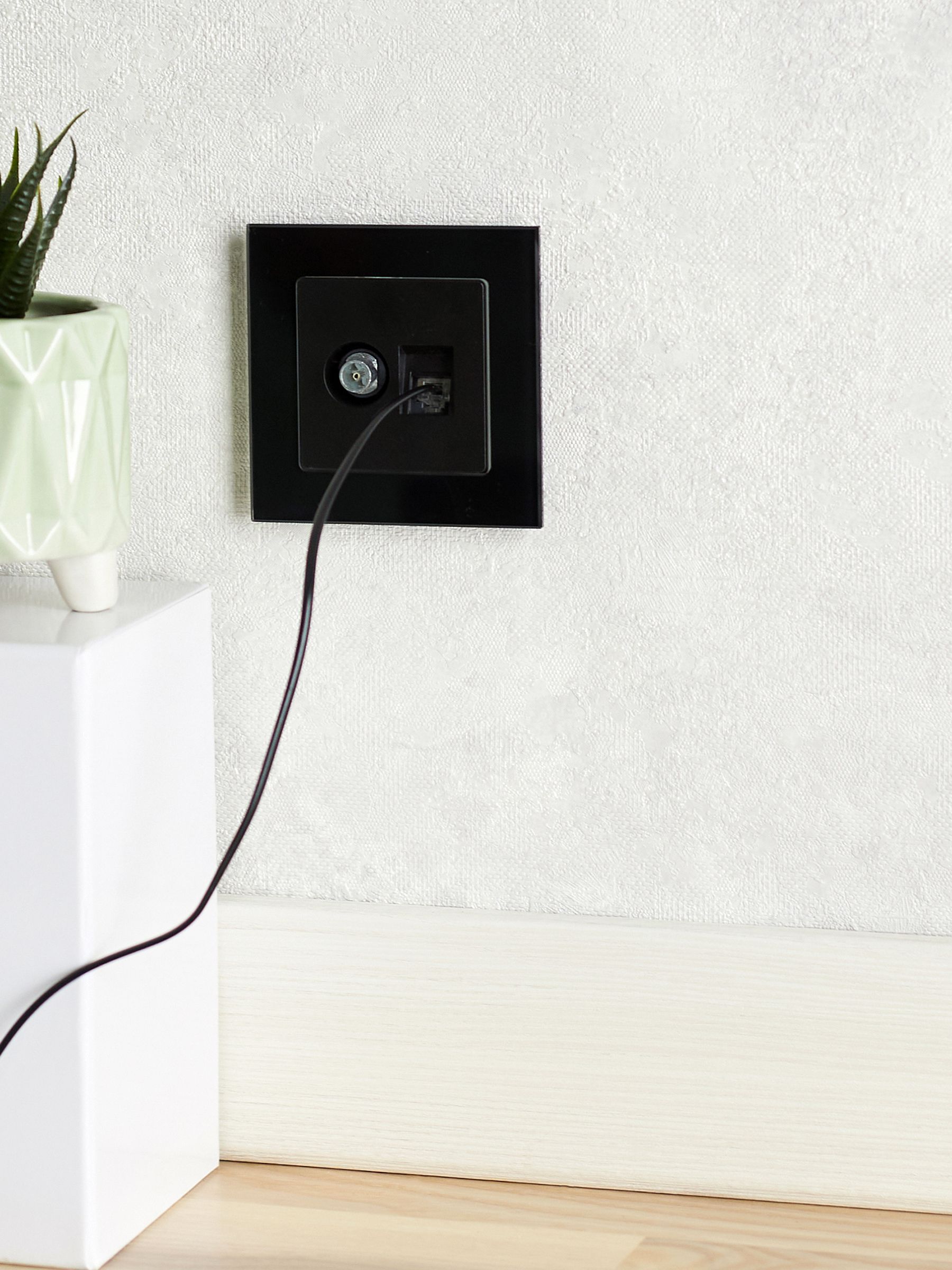 Розетка двойная TV+RJ45 кат.5E РТВ/РК12-БрЧ черный BRITE ИЭК
