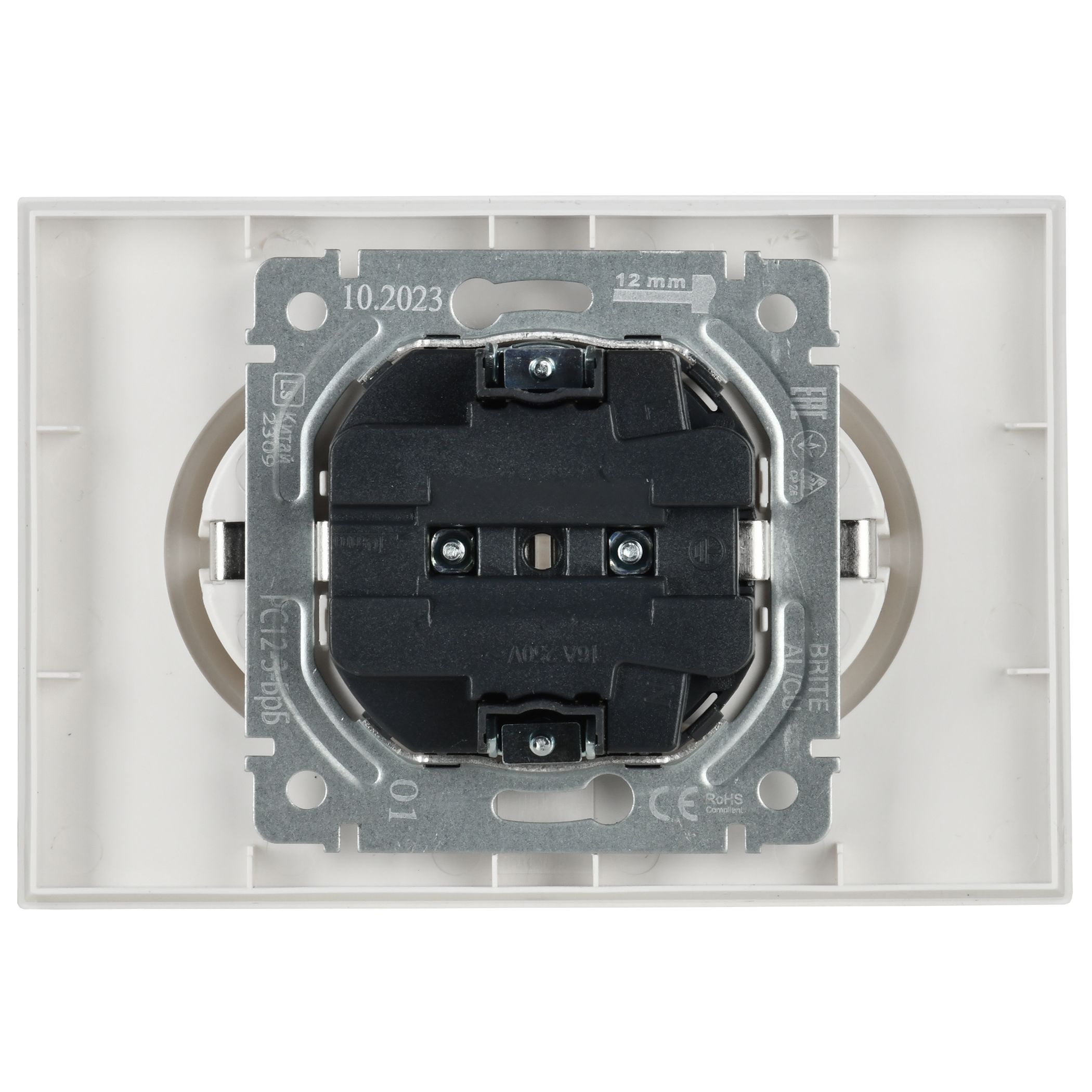 Розетка 2-местная с заземляющим контактом без защитных шторок 16А в сборе РС12-3-БрБ белая BRITE ИЭК