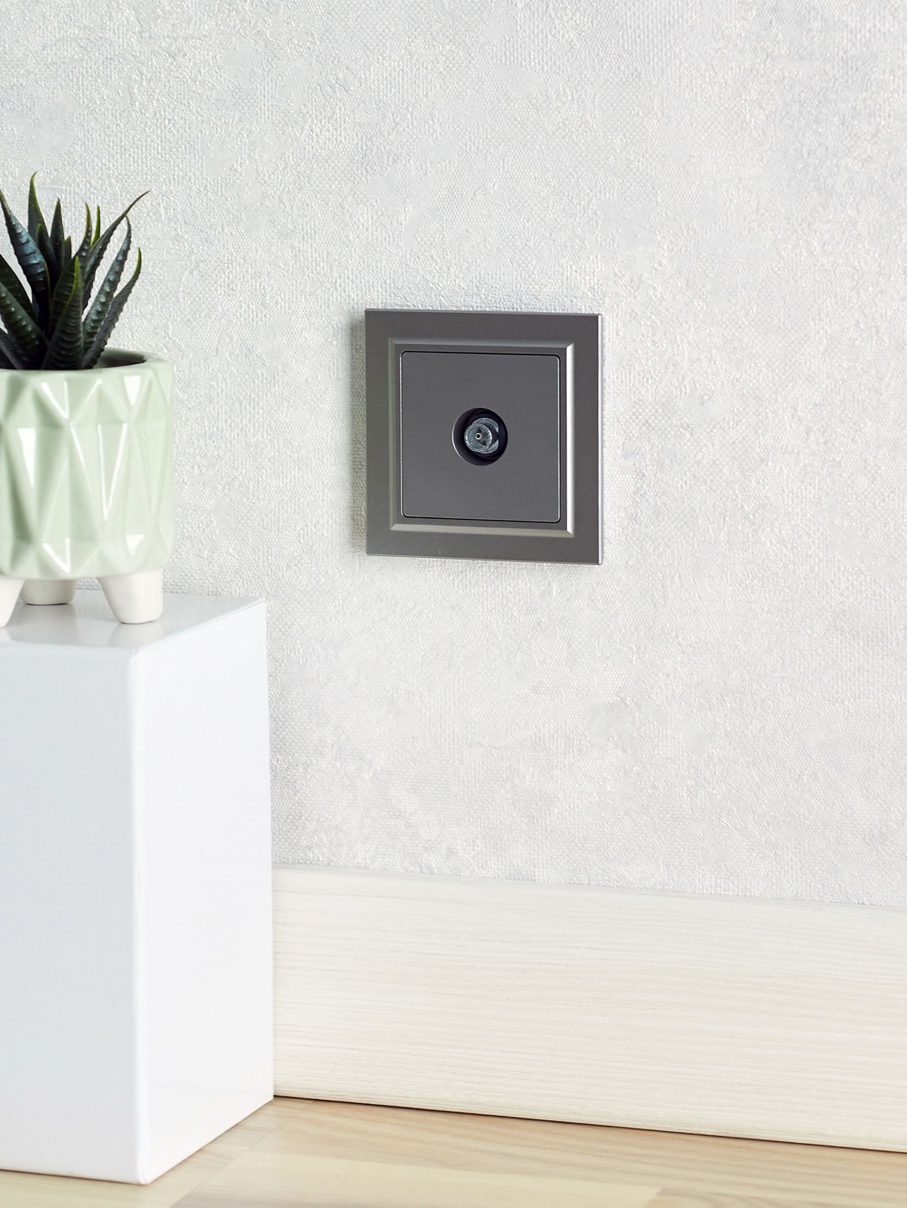 Розетка TV оконечная РТВ11-0-БрС сталь BRITE ИЭК