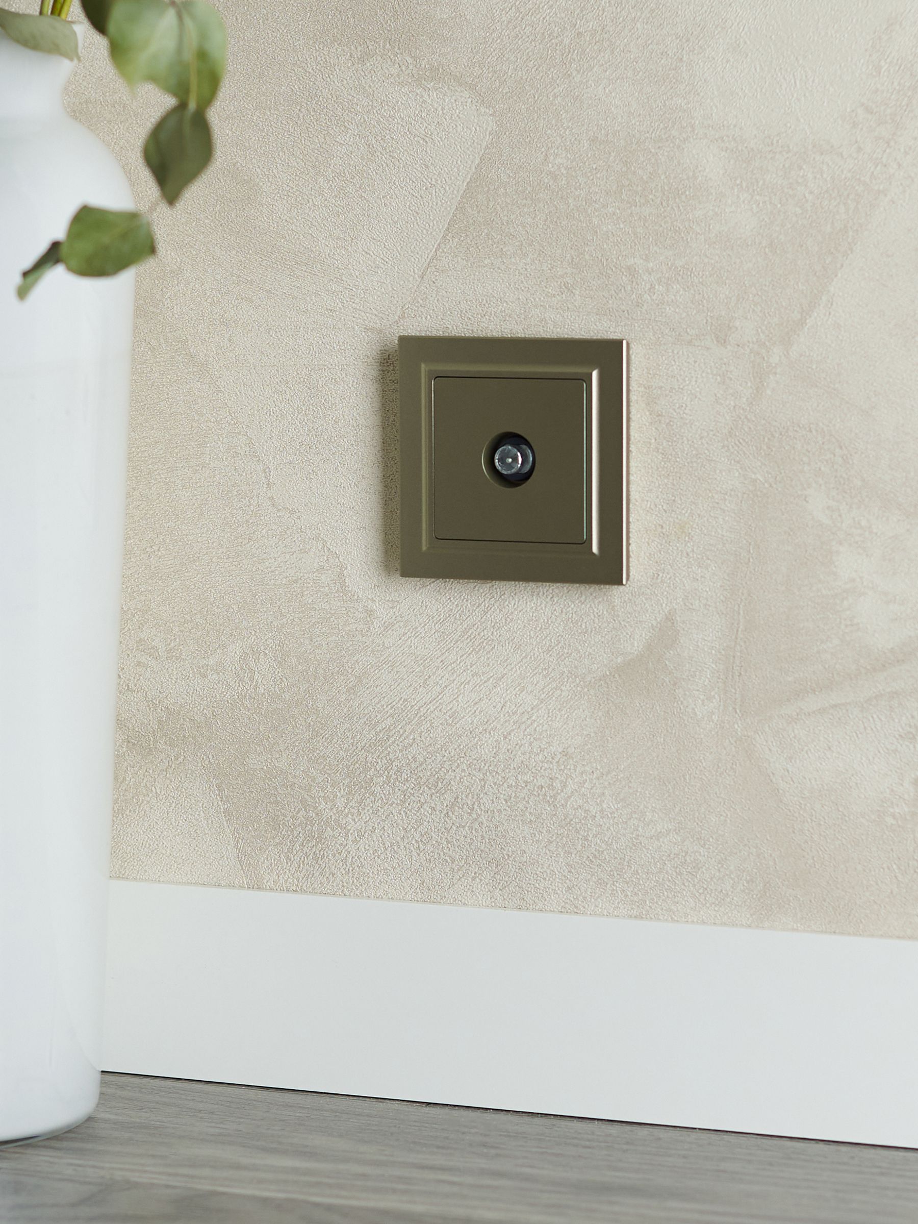 BRITE Розетка TV проходная РТВ10-0-БрШ шампань ИЭК