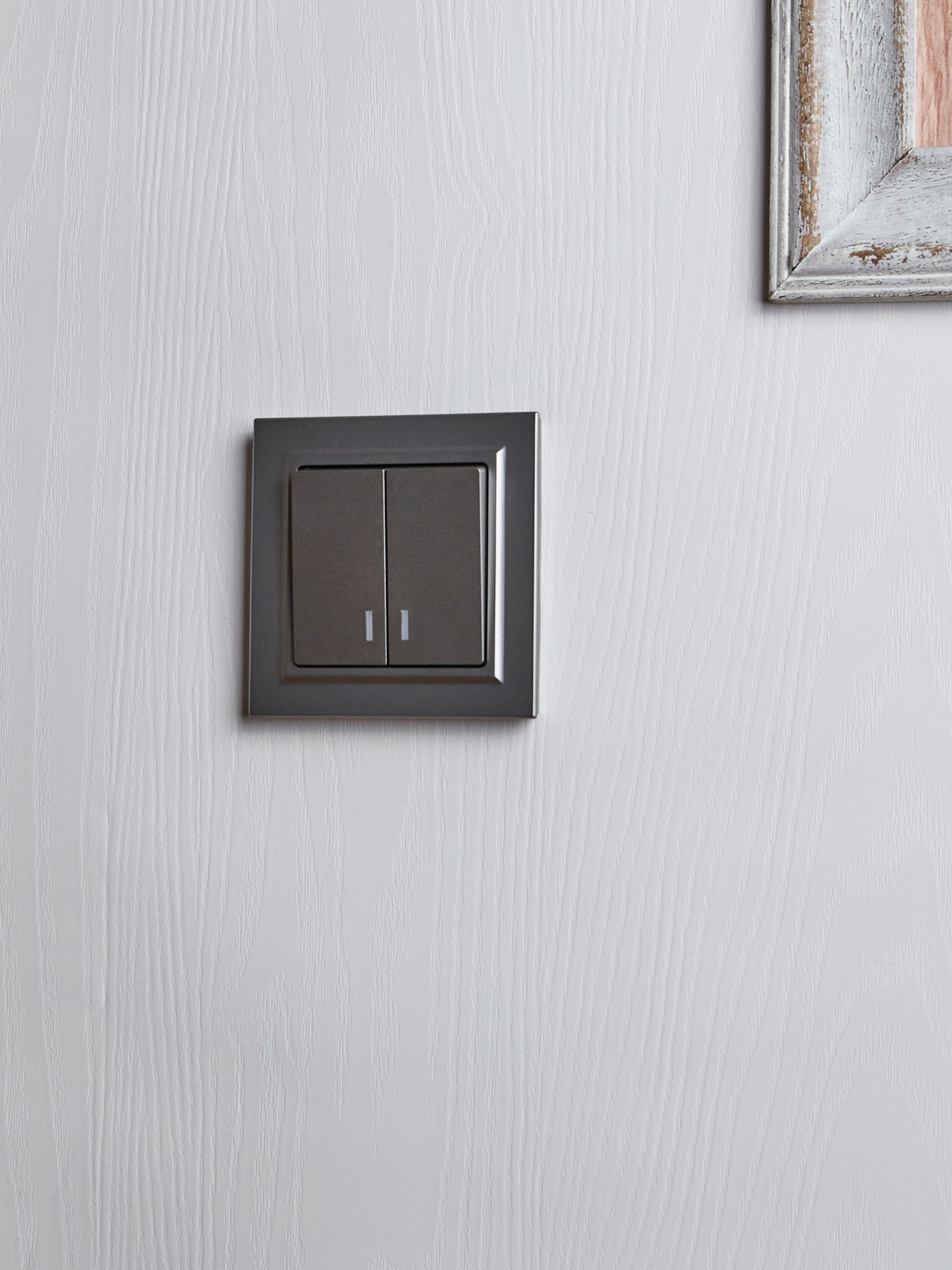 BRITE Выключатель 2-клавишный с индикацией 10А ВС10-2-1-БрС сталь ИЭК