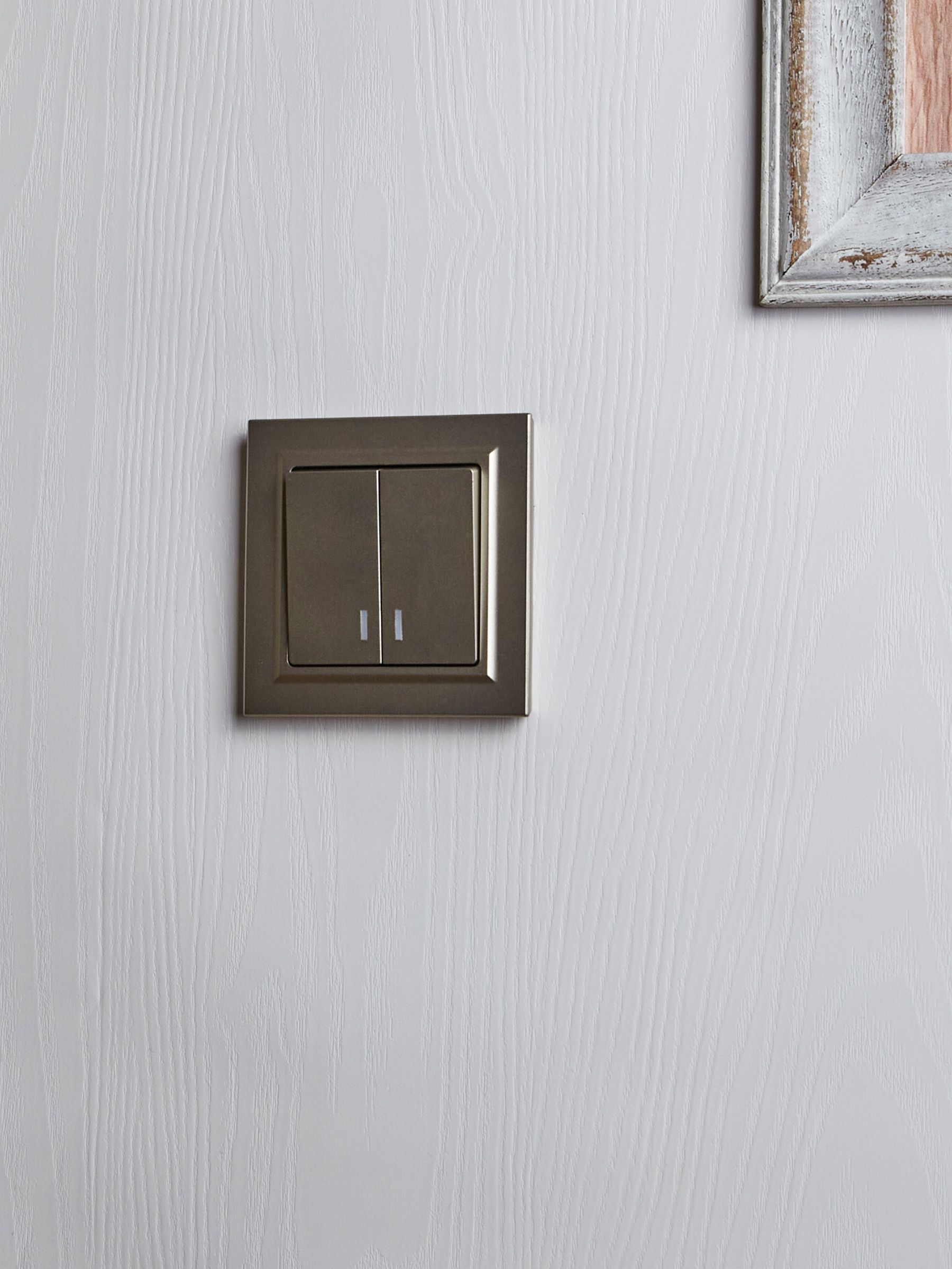 Выключатель 2-клавишный с индикацией 10А ВС10-2-1-БрШ шампань BRITE ИЭК