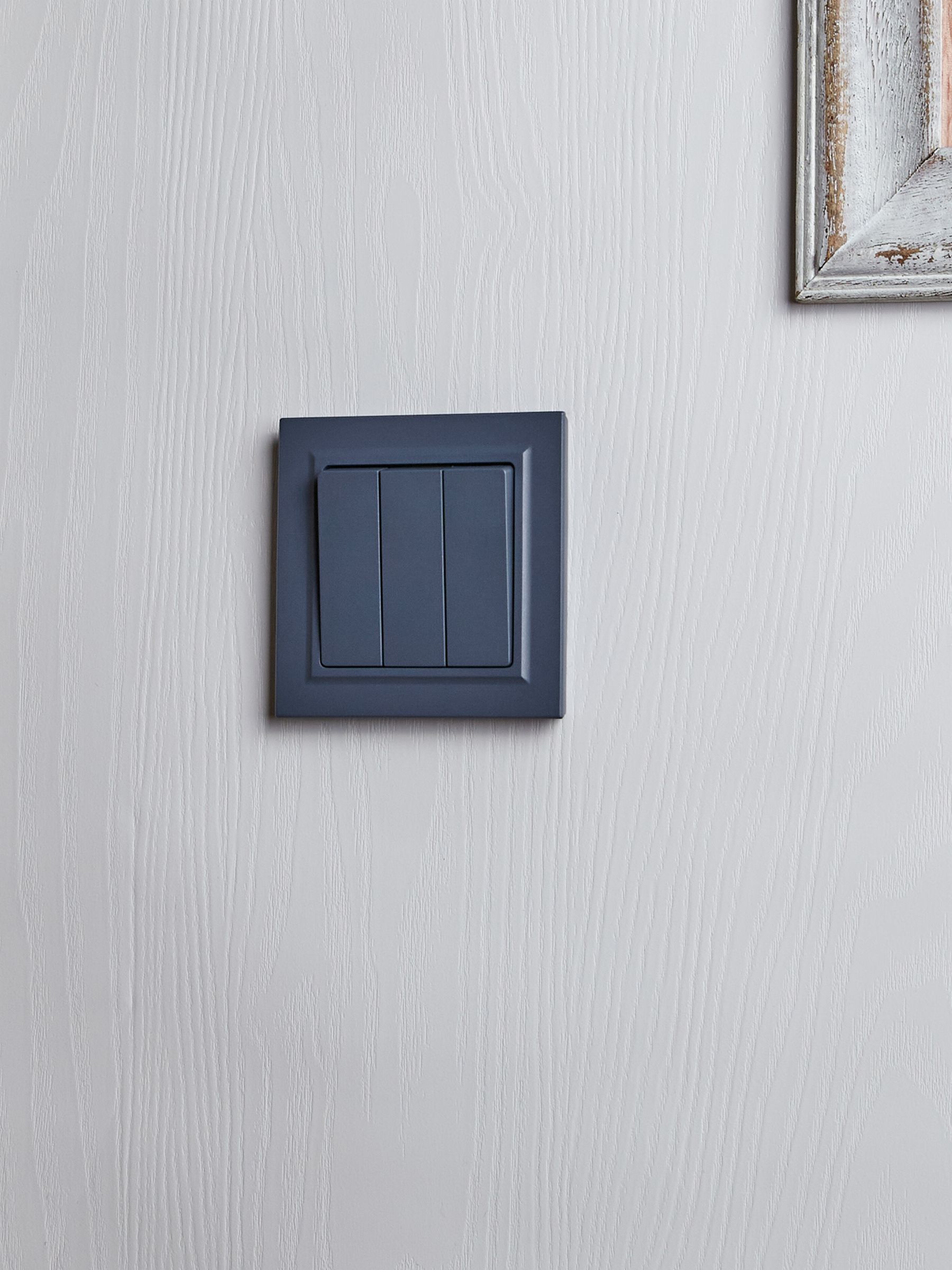 Выключатель 3-клавишный 10А ВС10-3-0-БрМ маренго BRITE ИЭК