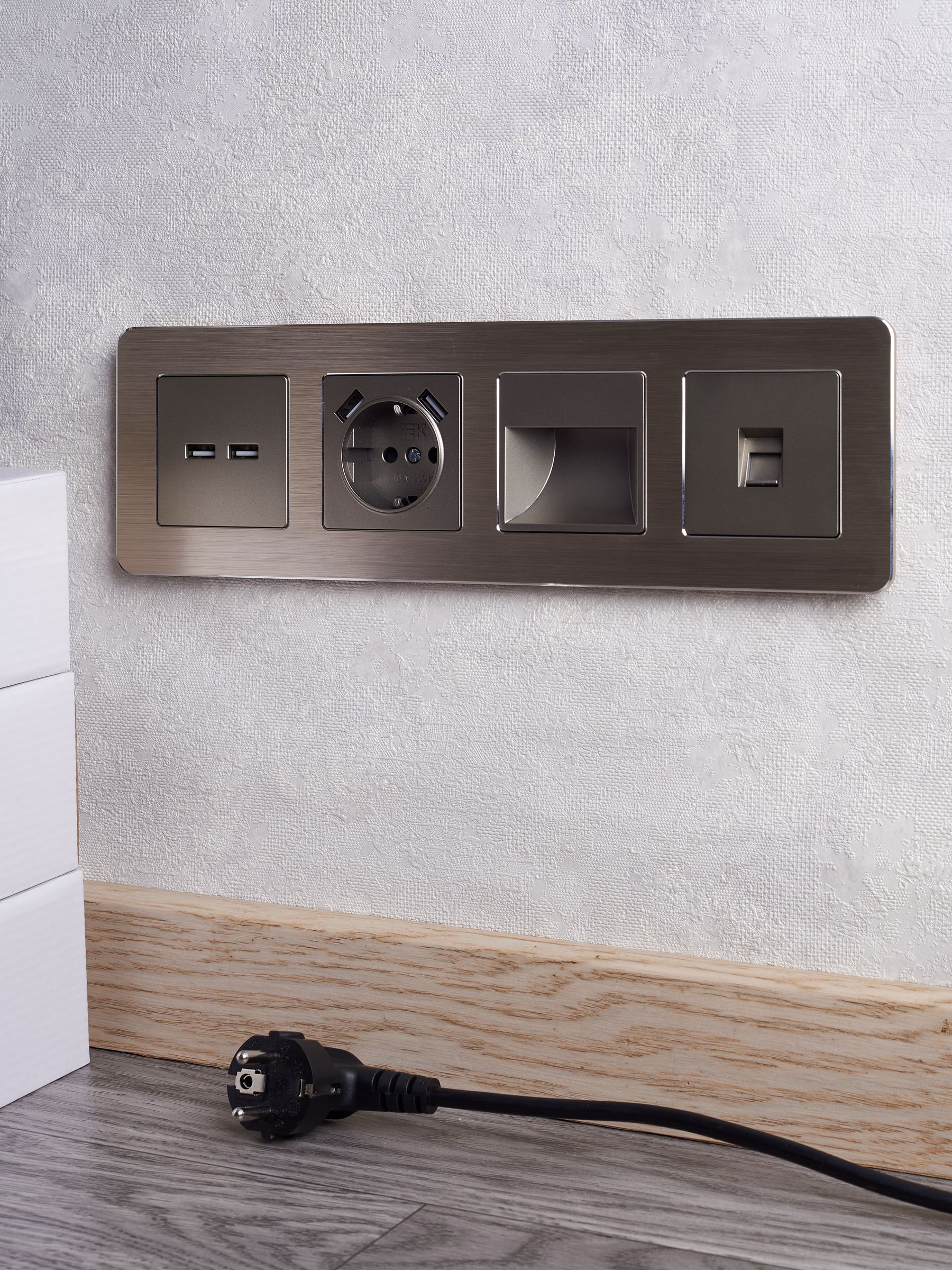 BRITE Подсветка светодиодная встраиваемая ПЛ20-БрШ шампань ИЭК