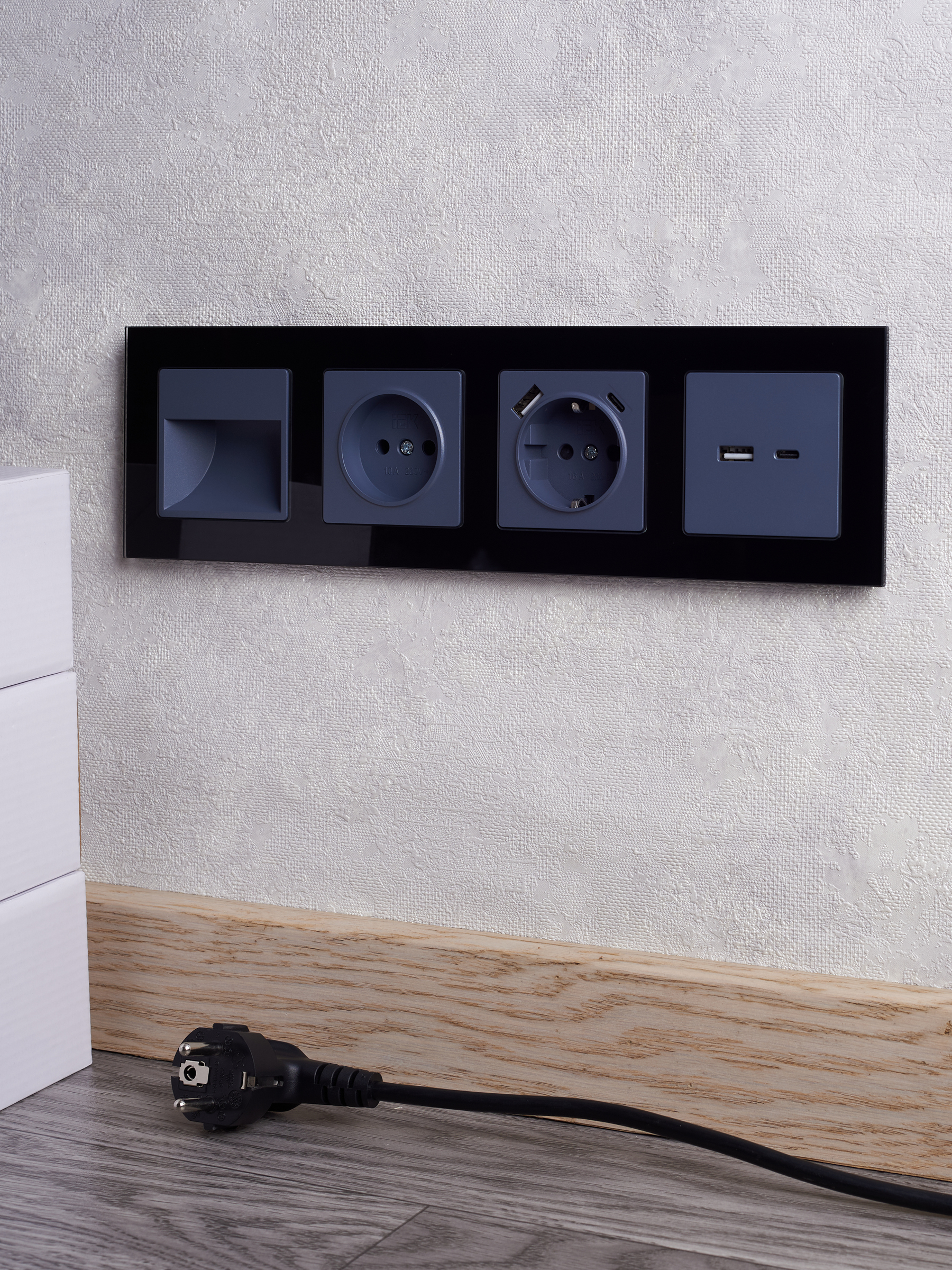 BRITE Розетка USB A+C 18Вт РЮ11-1-БрМ маренго ИЭК