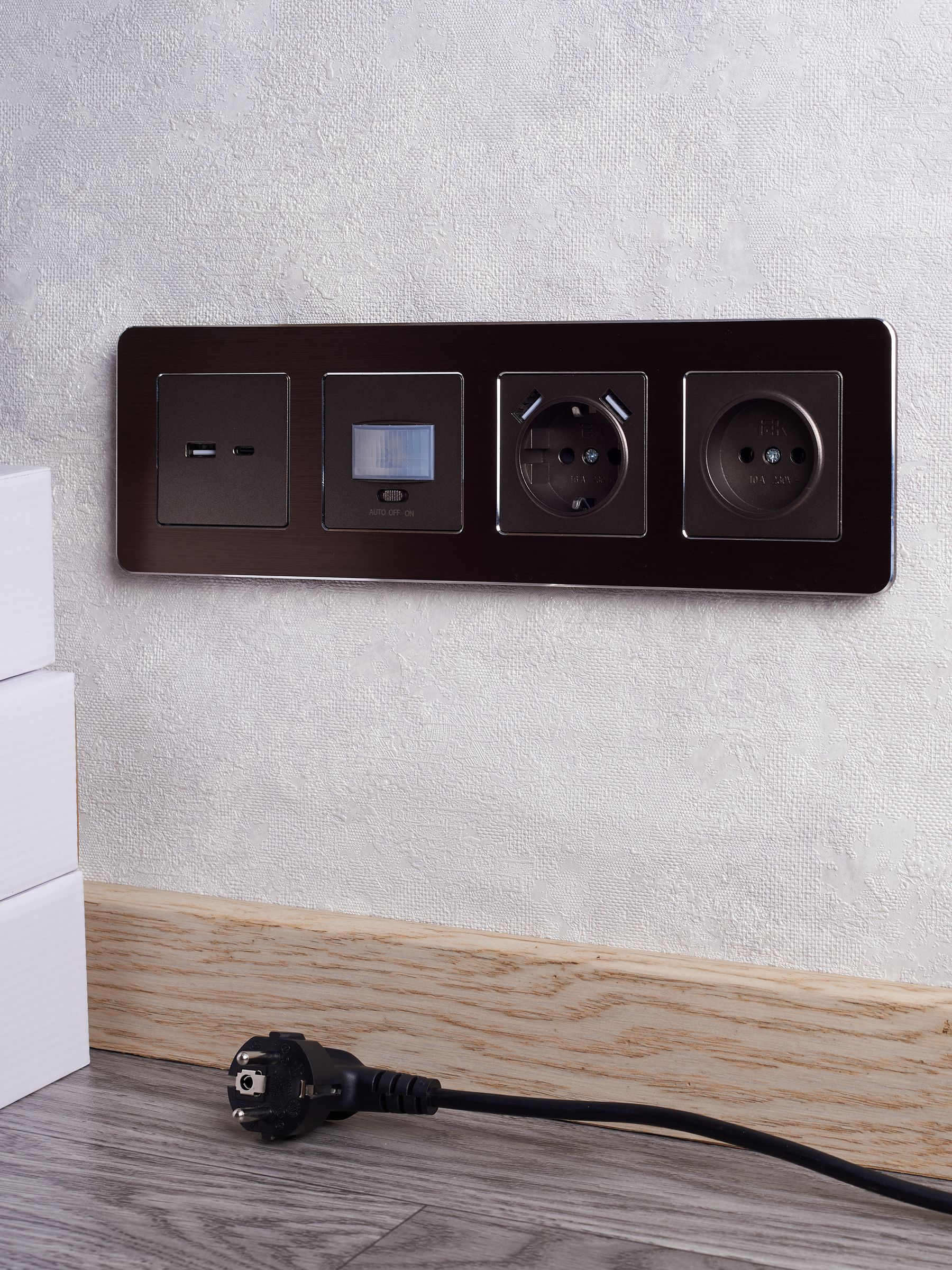 BRITE Розетка USB A+C 18Вт РЮ11-1-БрТБ темная бронза ИЭК