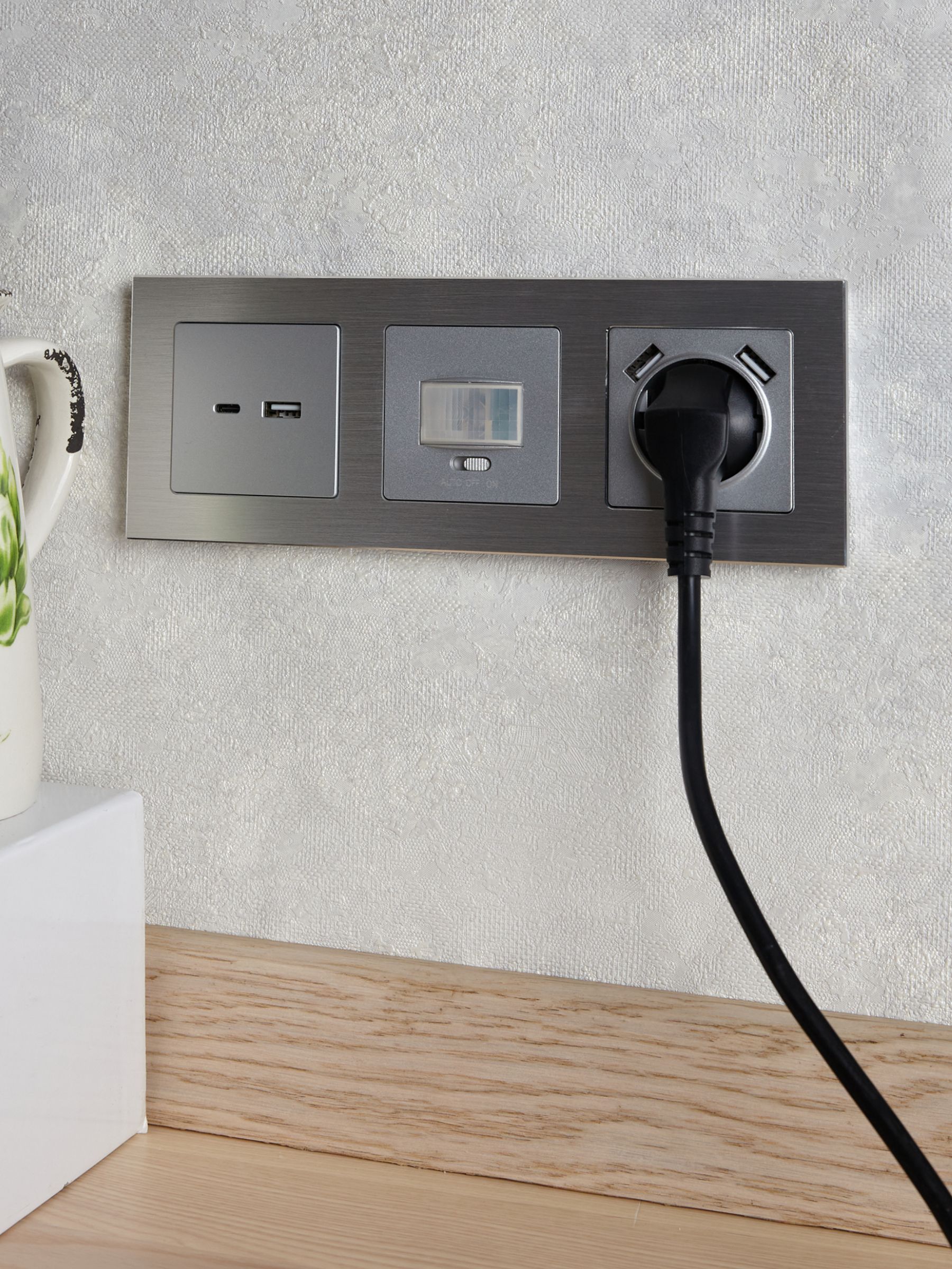 BRITE Розетка USB A+C 18Вт РЮ11-1-БрА алюминий ИЭК