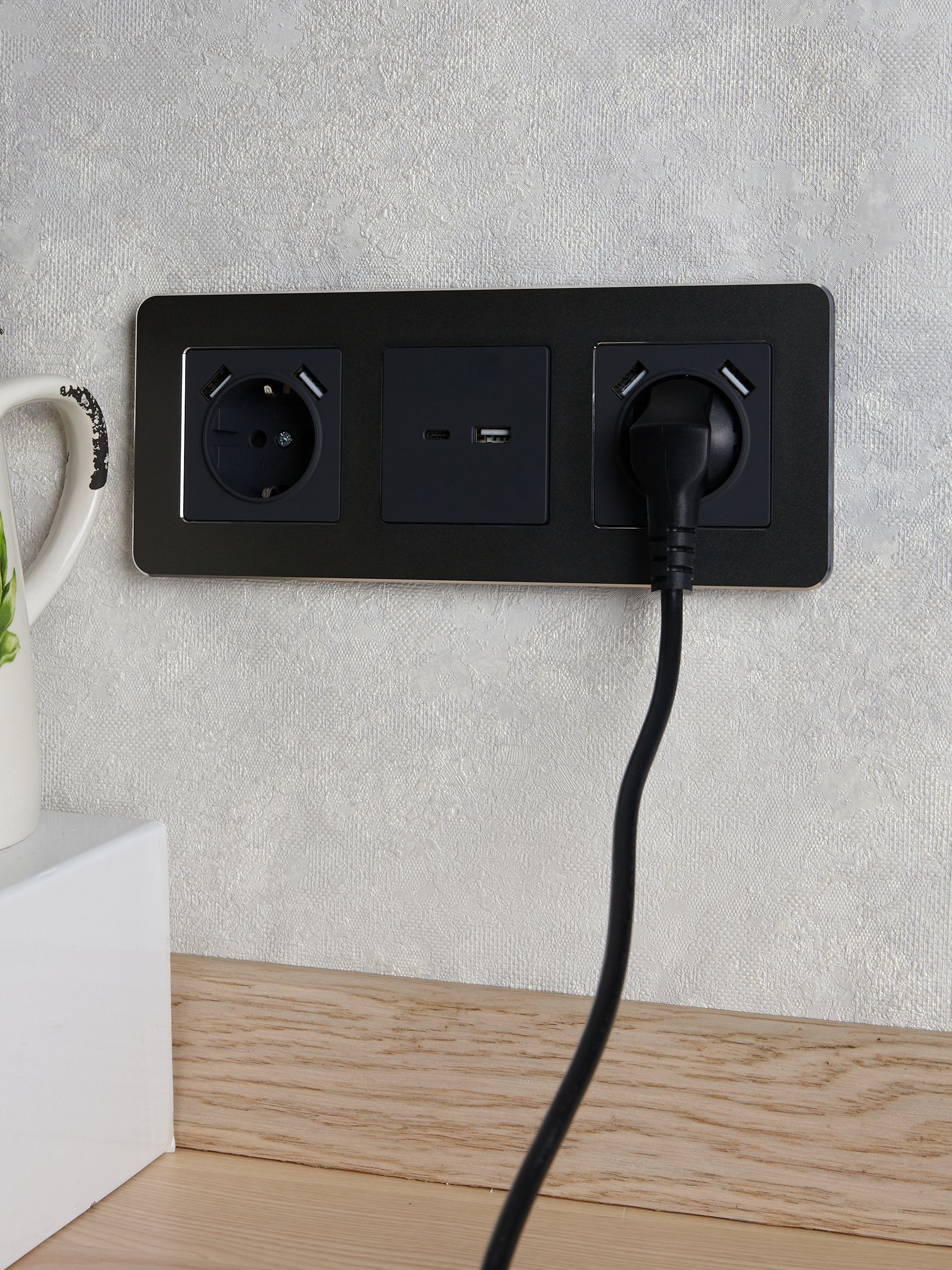 BRITE Розетка USB A+C 18Вт РЮ11-1-БрГ графит ИЭК