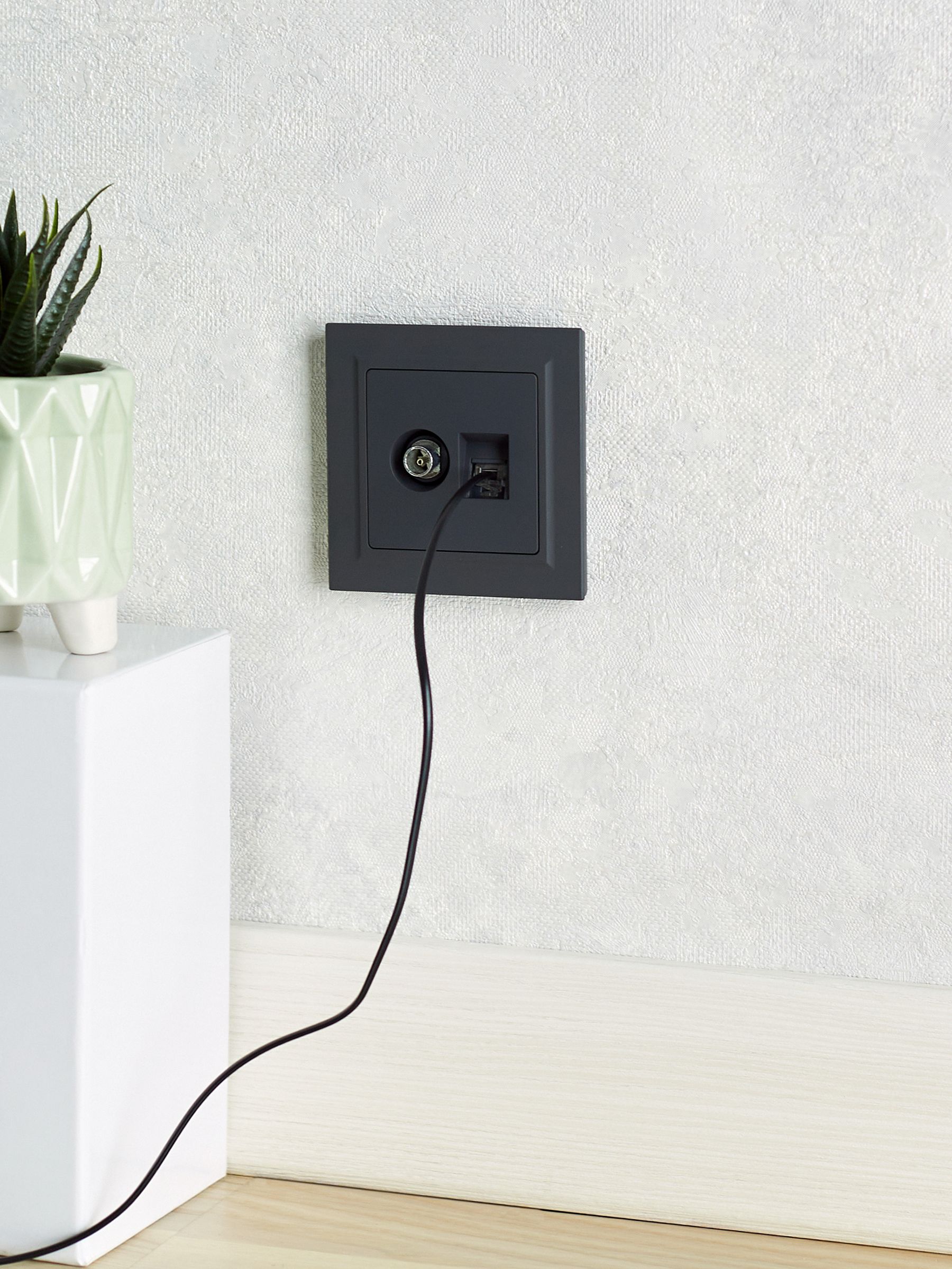 BRITE Розетка двойная TV+RJ45 кат.5E РТВ/РК12-БрГ графит ИЭК