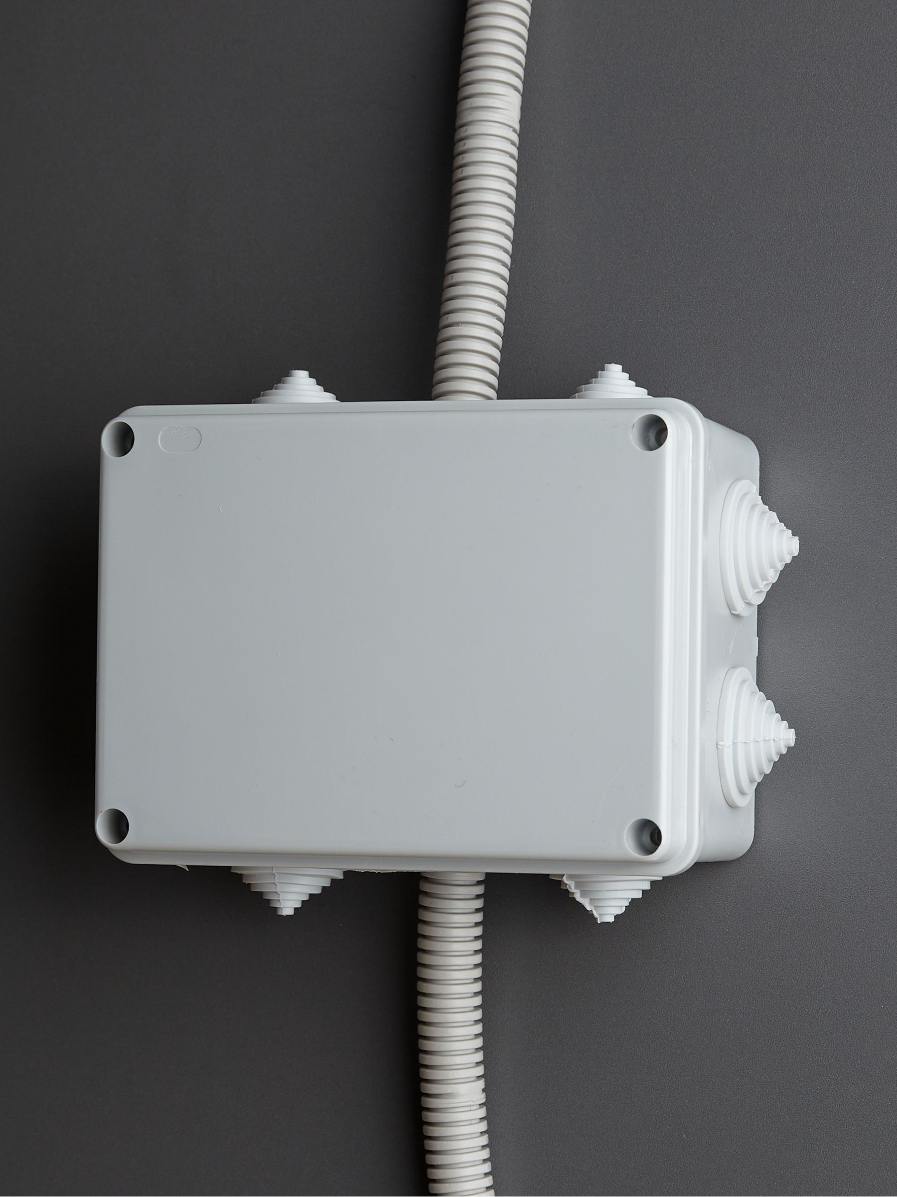 Коробка КМ41242 распаячная для открытой проводки 150х110х70 мм IP55 (RAL7035, 10 гермовводов) ИЭК
