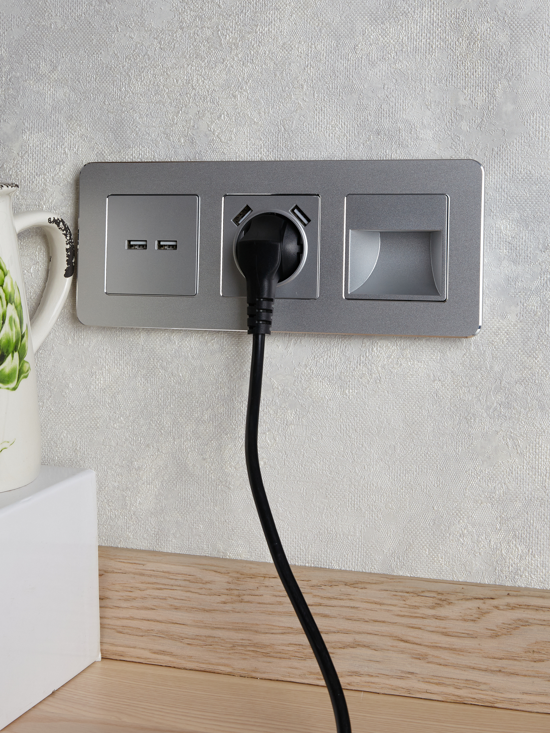 BRITE Розетка USB A+A 5В 3,1А РЮ10-1-БрА алюминий ИЭК