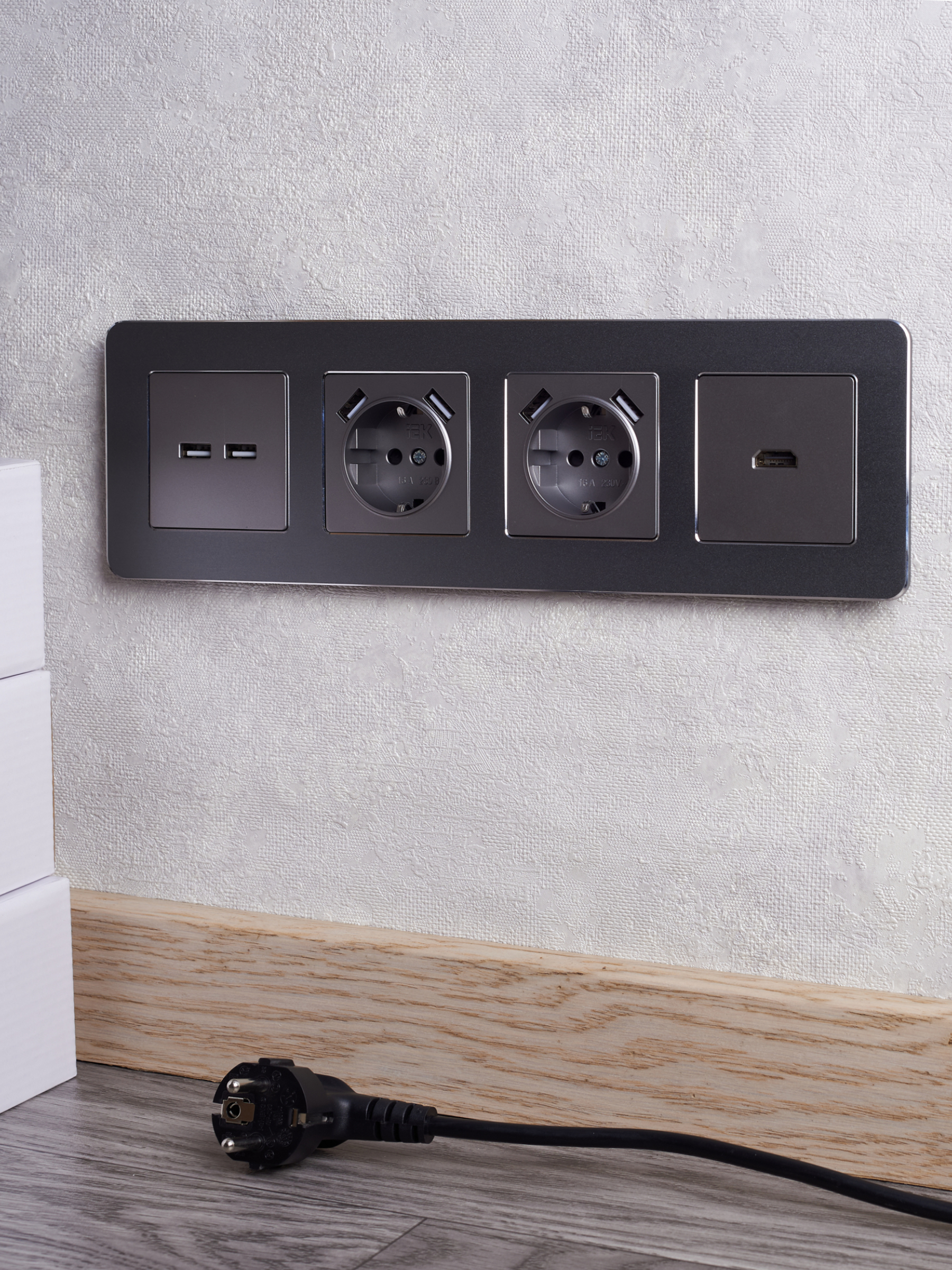 BRITE Розетка USB A+A 5В 3,1А РЮ10-1-БрС сталь ИЭК