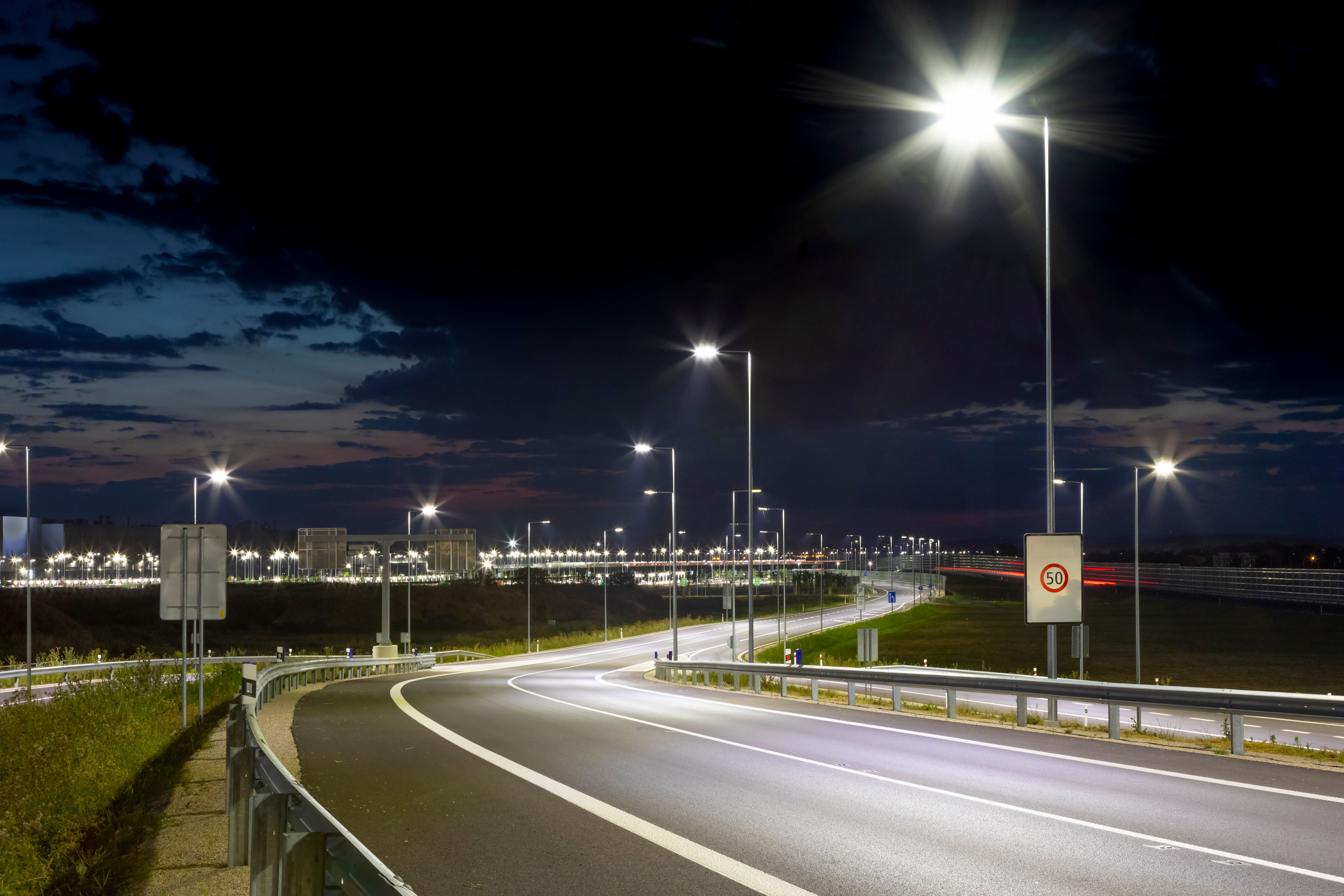 Светильник светодиодный консольный ДКУ 1013-50Д 5000К IP65 ИЭК