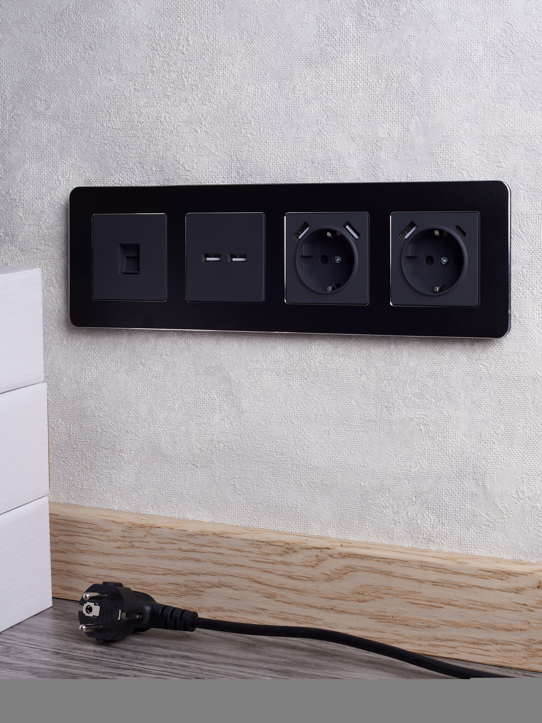 BRITE Рамка 4-местная РУ-4-1-Бр металл черный RE IEK