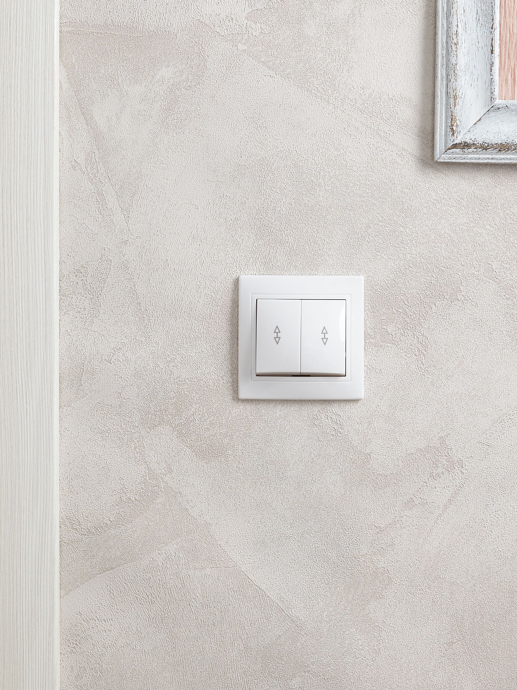 KVARTA Выключатель 2-клавишный проходной 10А ВСп10-2-0-КБ белый IEK