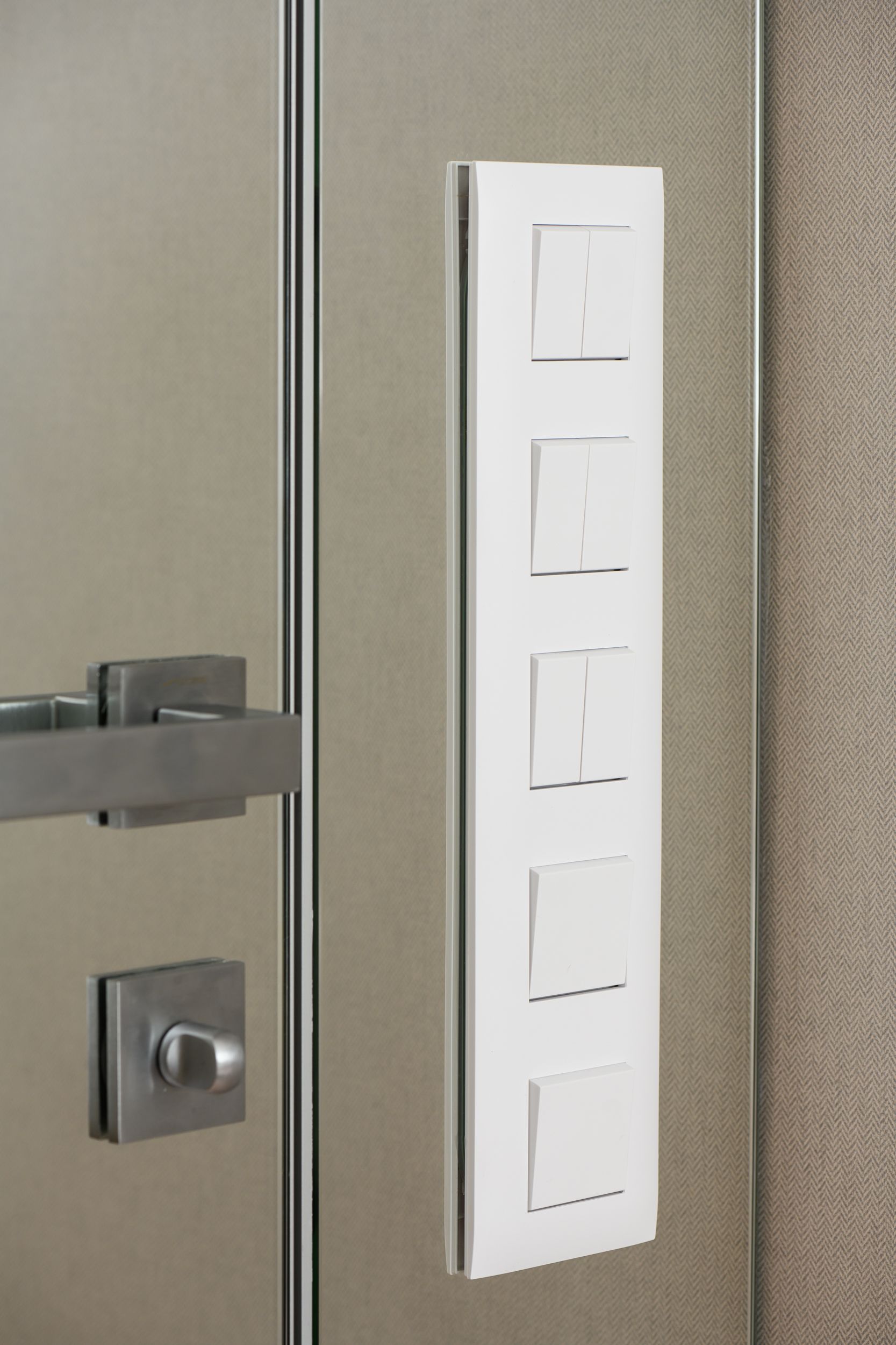 SKANDY Выключатель 2-клавишный перекрестный 10А SK-V06W арктический белый IEK