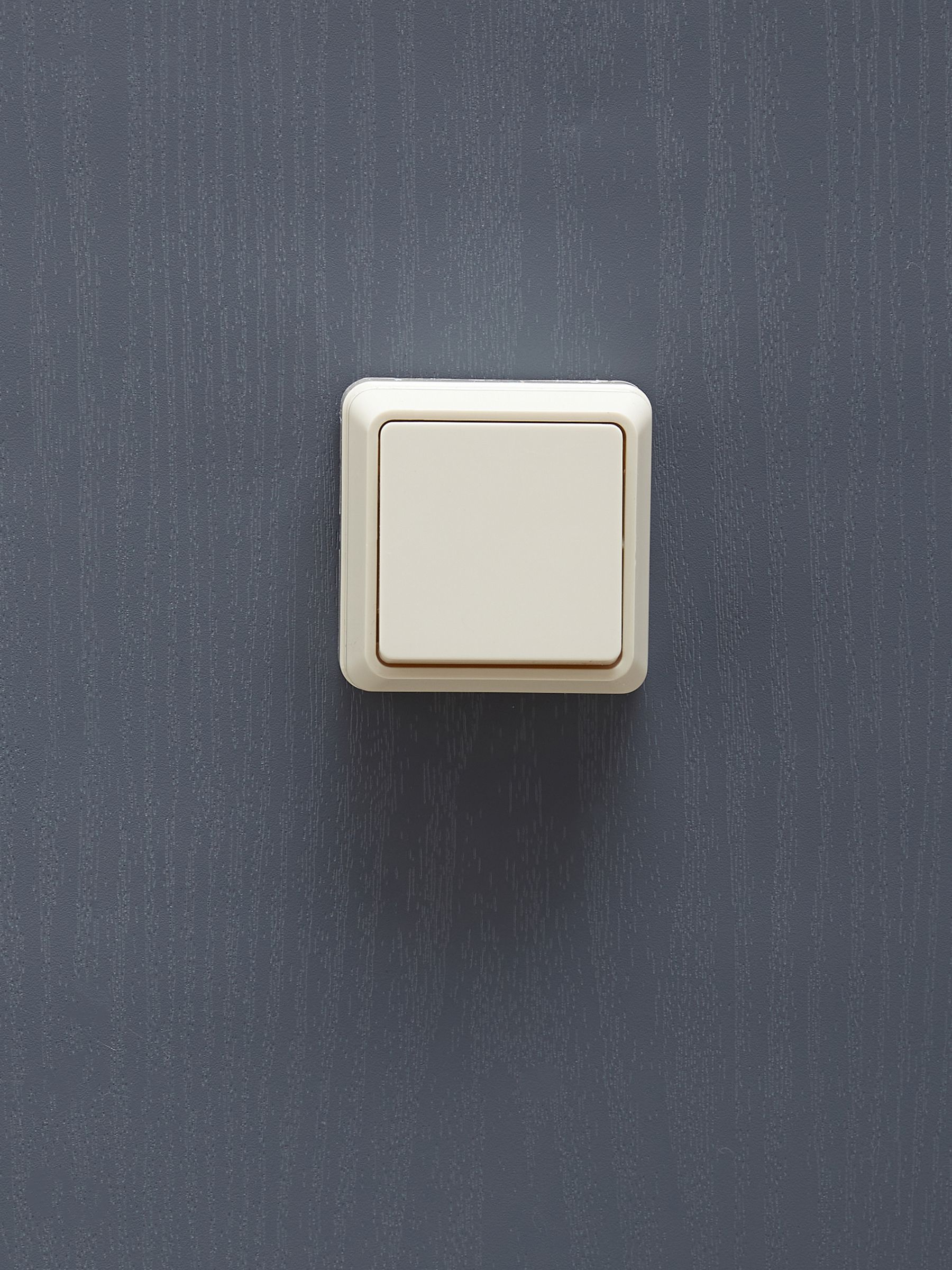 OKTAVA Выключатель 1-клавишный для открытой установки 10А ВС20-1-0-ОКм кремовый IEK