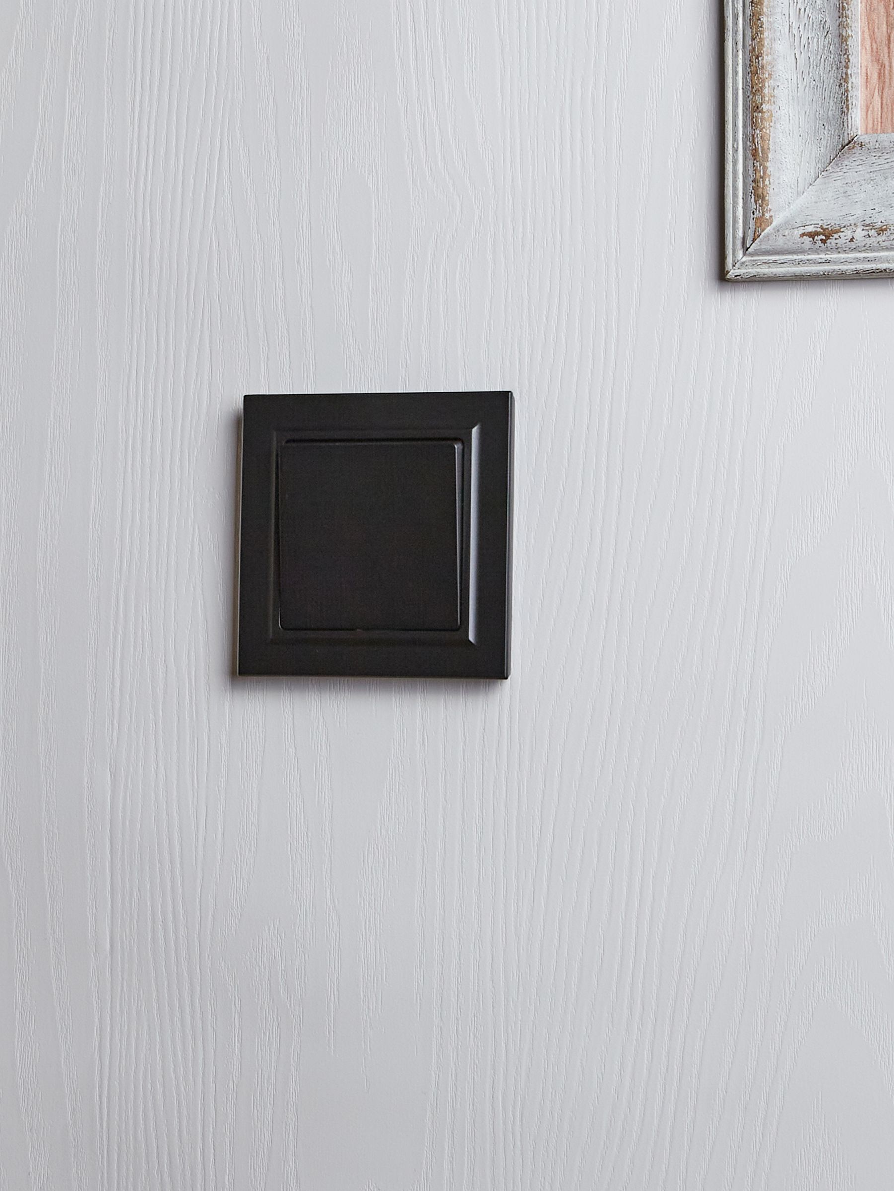 BRITE Выключатель 1-клавишный 10А в сборе ВСР10-1-0-БрЧ черный ИЭК