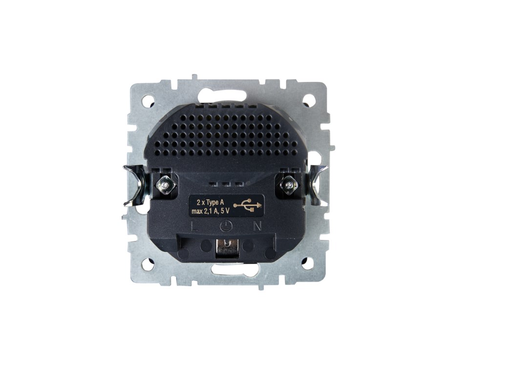 BRITE Розетка 1-местная с заземлением со шторками 16А с USB A+A 5В 2,1А РЮш10-1-БрЧ черный ИЭК