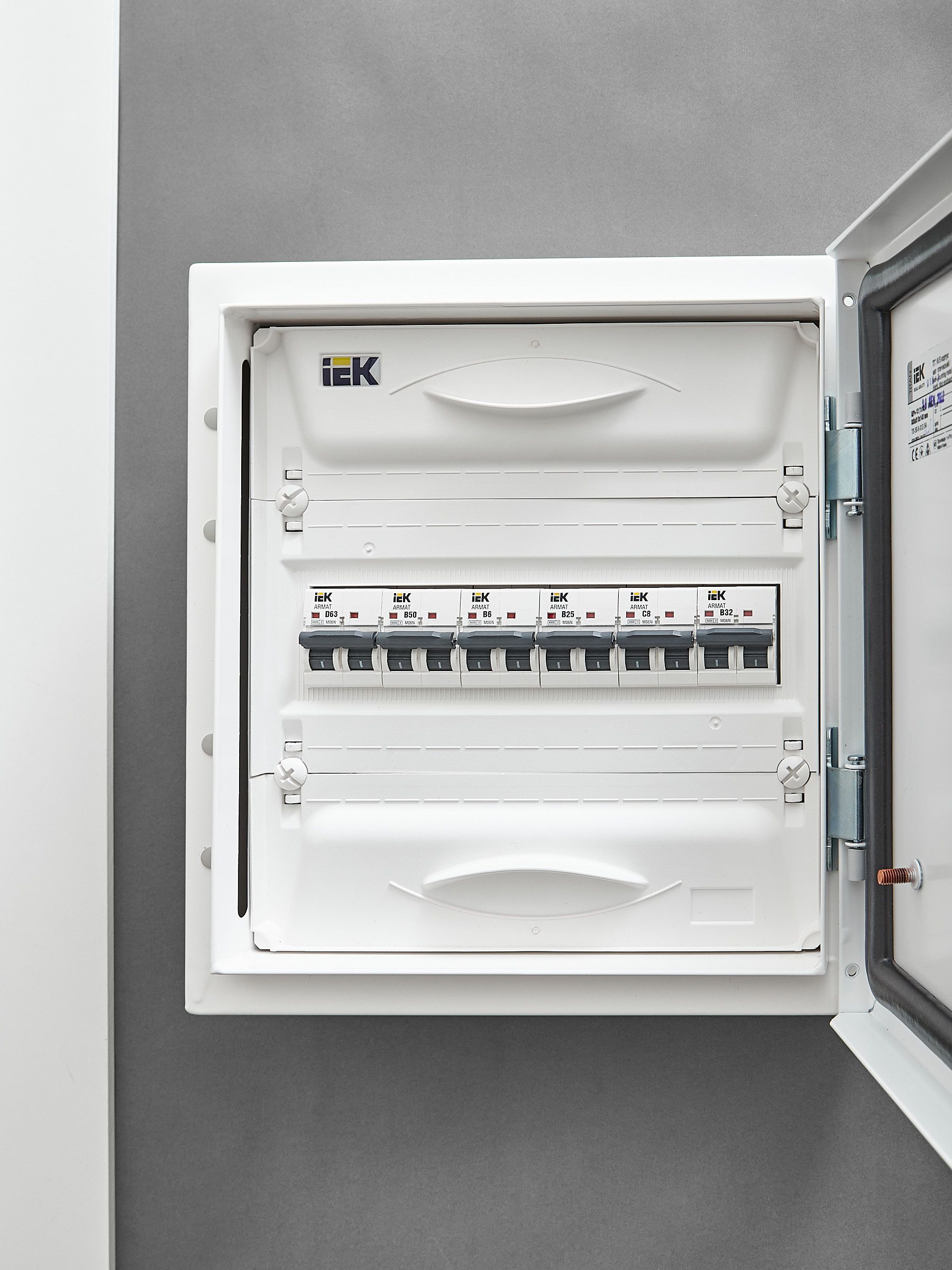 ARMAT Автоматический выключатель M06N 2P B 25А IEK