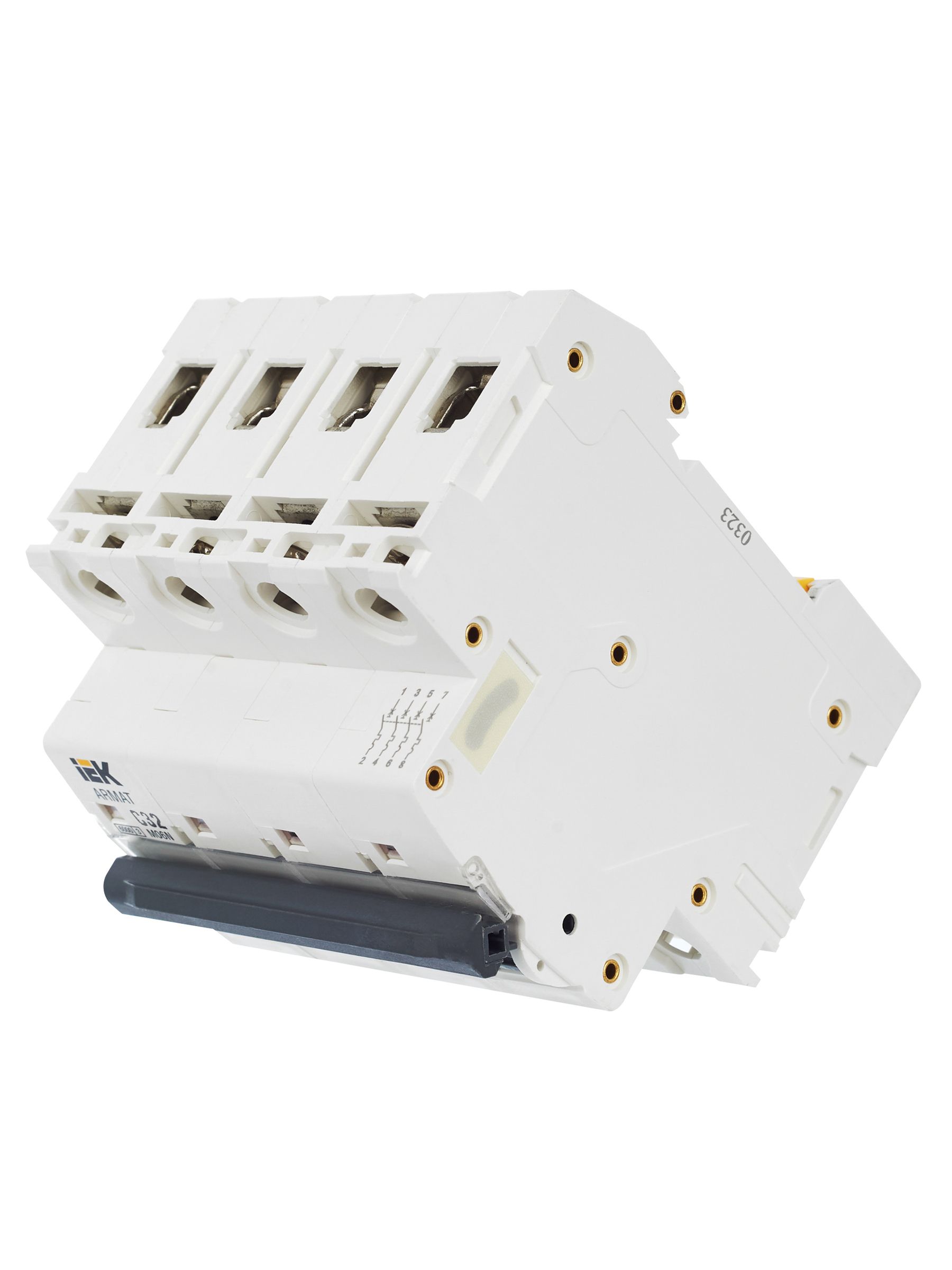 ARMAT Автоматический выключатель M06N 4P C 32А IEK