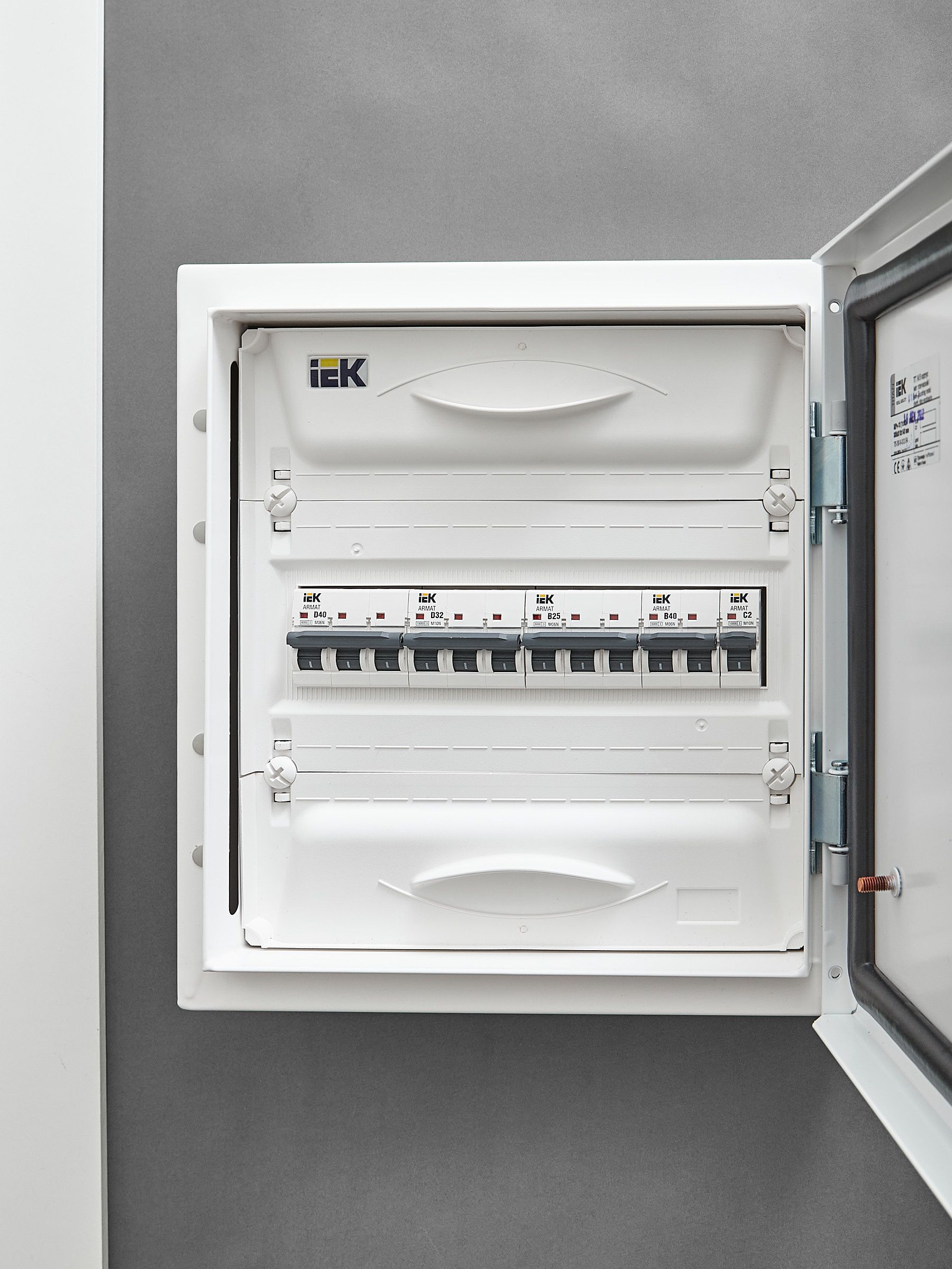 ARMAT Автоматический выключатель M06N 3P B 25А IEK