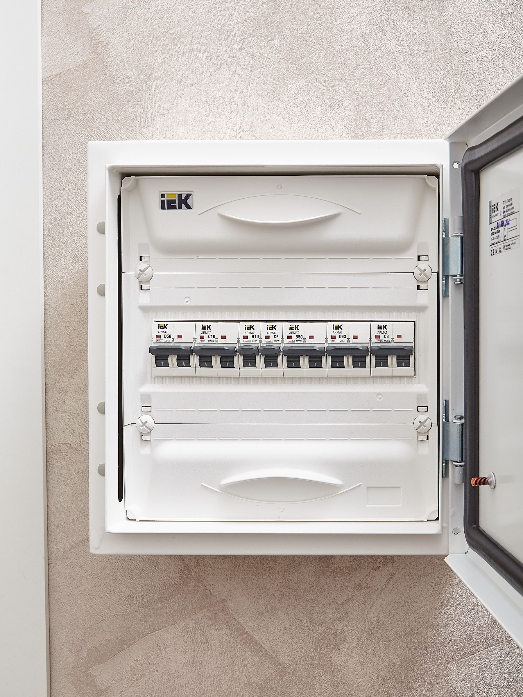 ARMAT Автоматический выключатель M10N 1P B 10А IEK