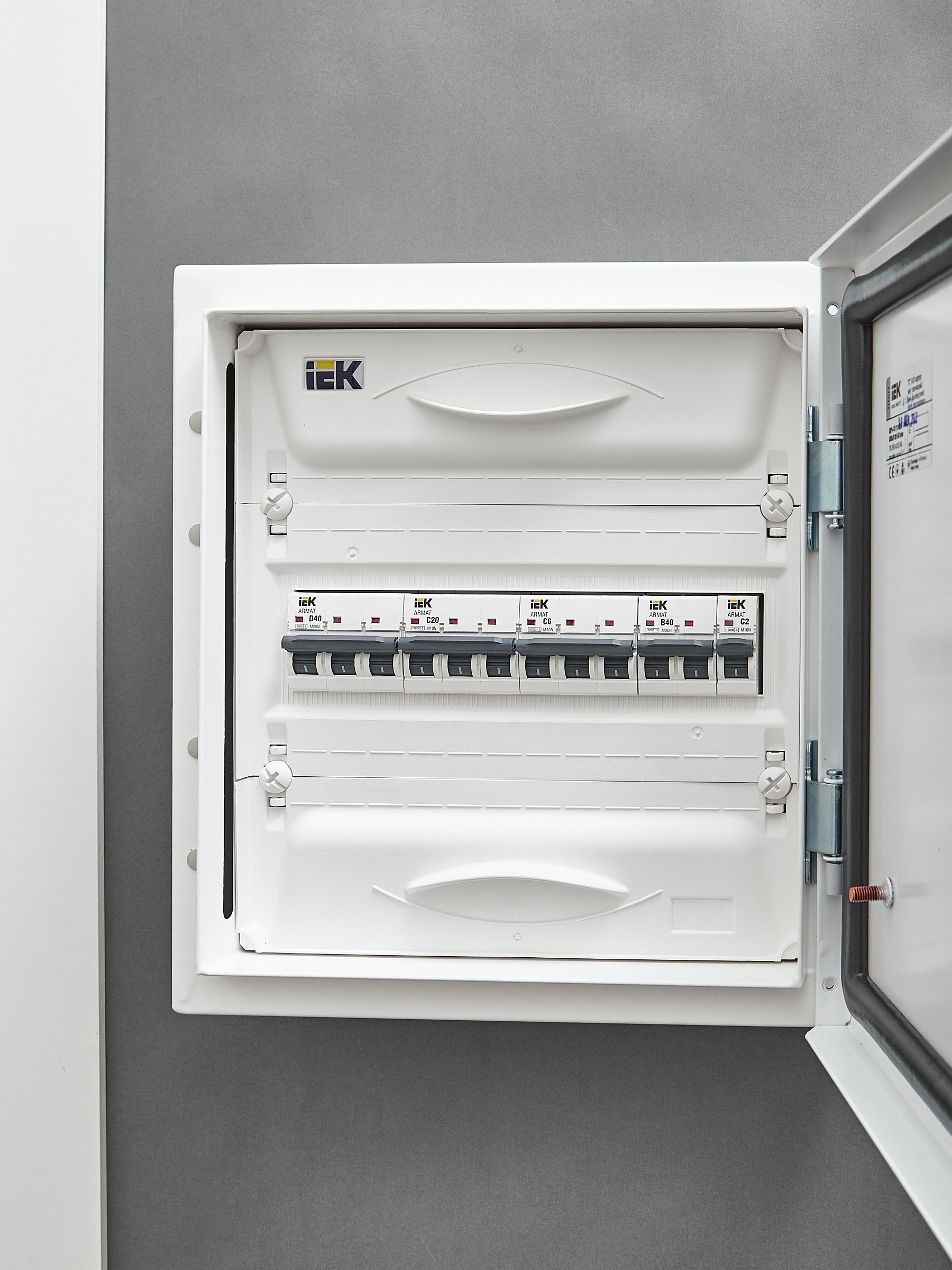 ARMAT Автоматический выключатель M10N 3P C 6А IEK
