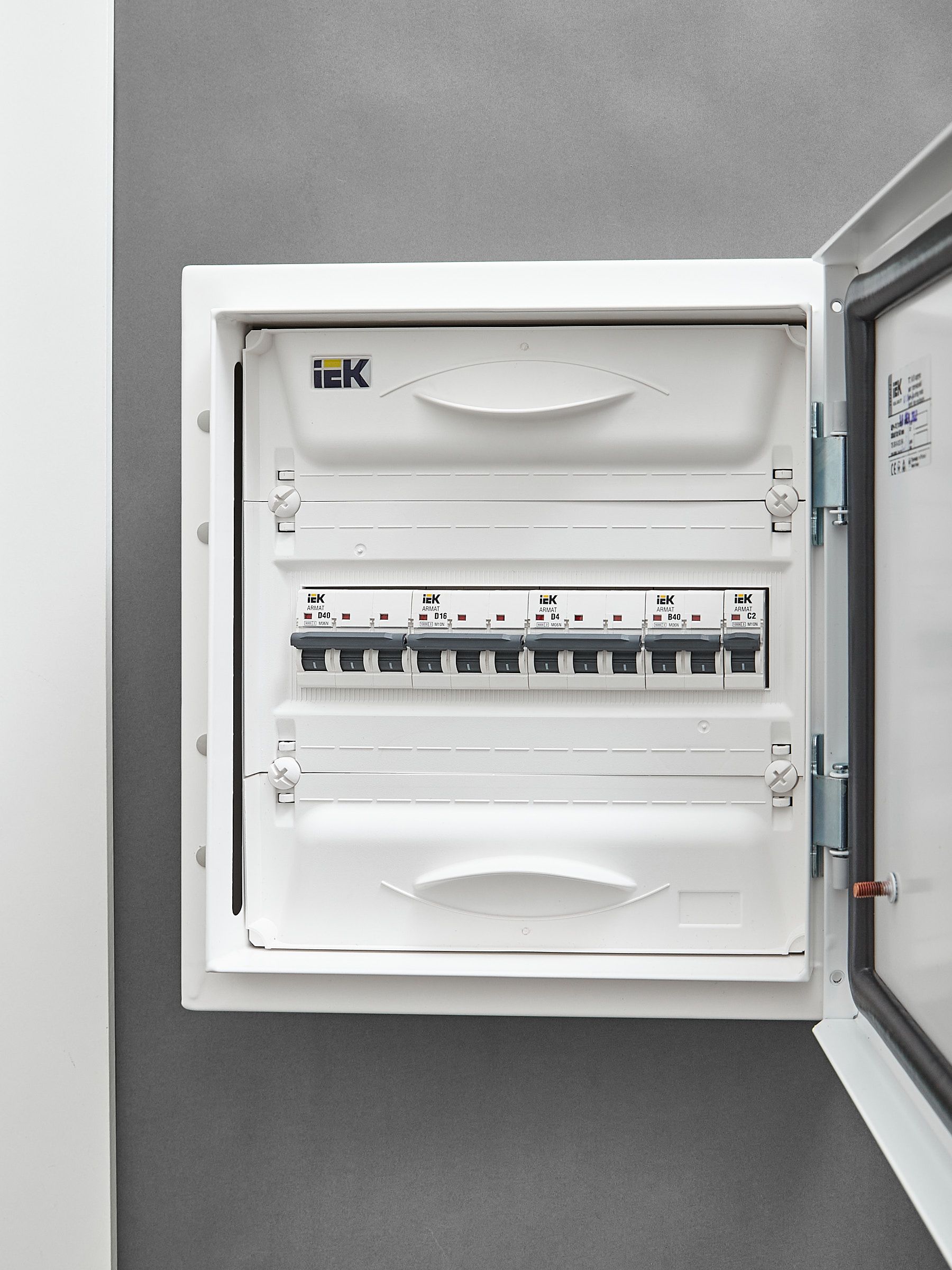 ARMAT Автоматический выключатель M10N 3P D 16А IEK