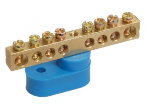 Шина N 'ноль' на одном угловом изоляторе ШНИ-6х9-8-У1-С IEK