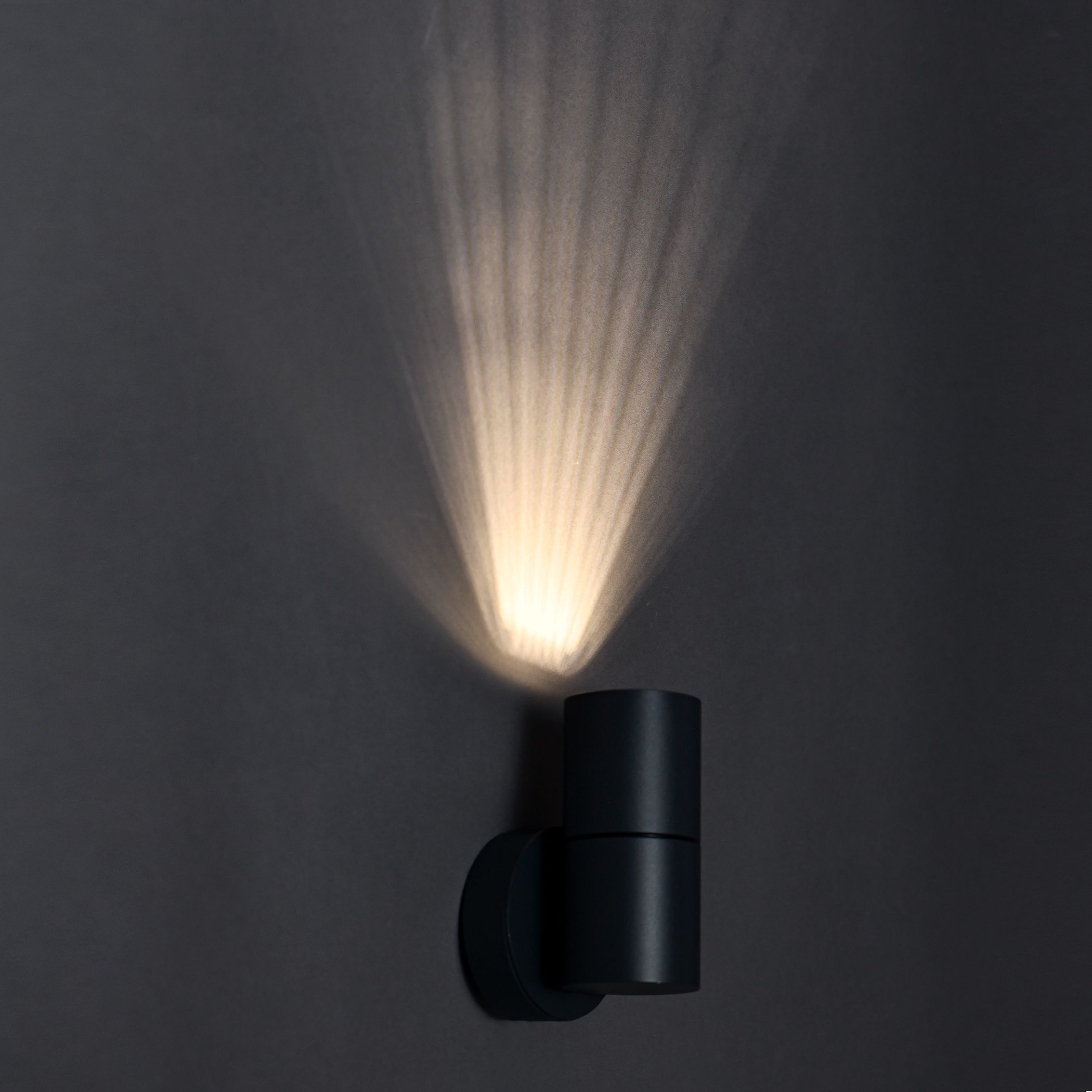 Светильник уличный 5112 настенный под лампу GU10 IP65 серый IEK