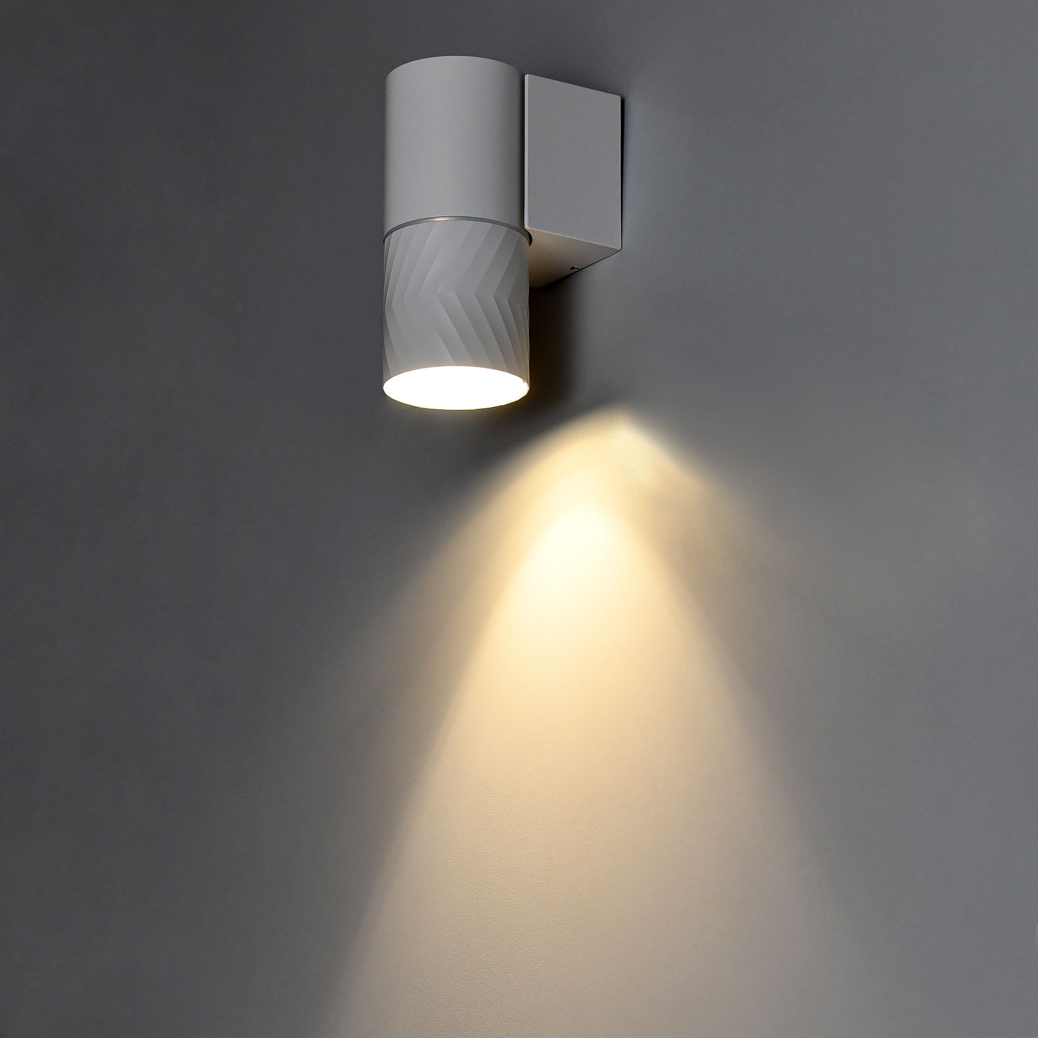 Светильник уличный 5107 настенный под лампу GU10 IP65 белый IEK