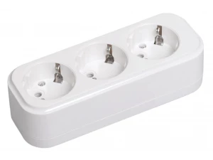 Розетка переносная разборная с заземлением К03 3 места CLASSIC IEK