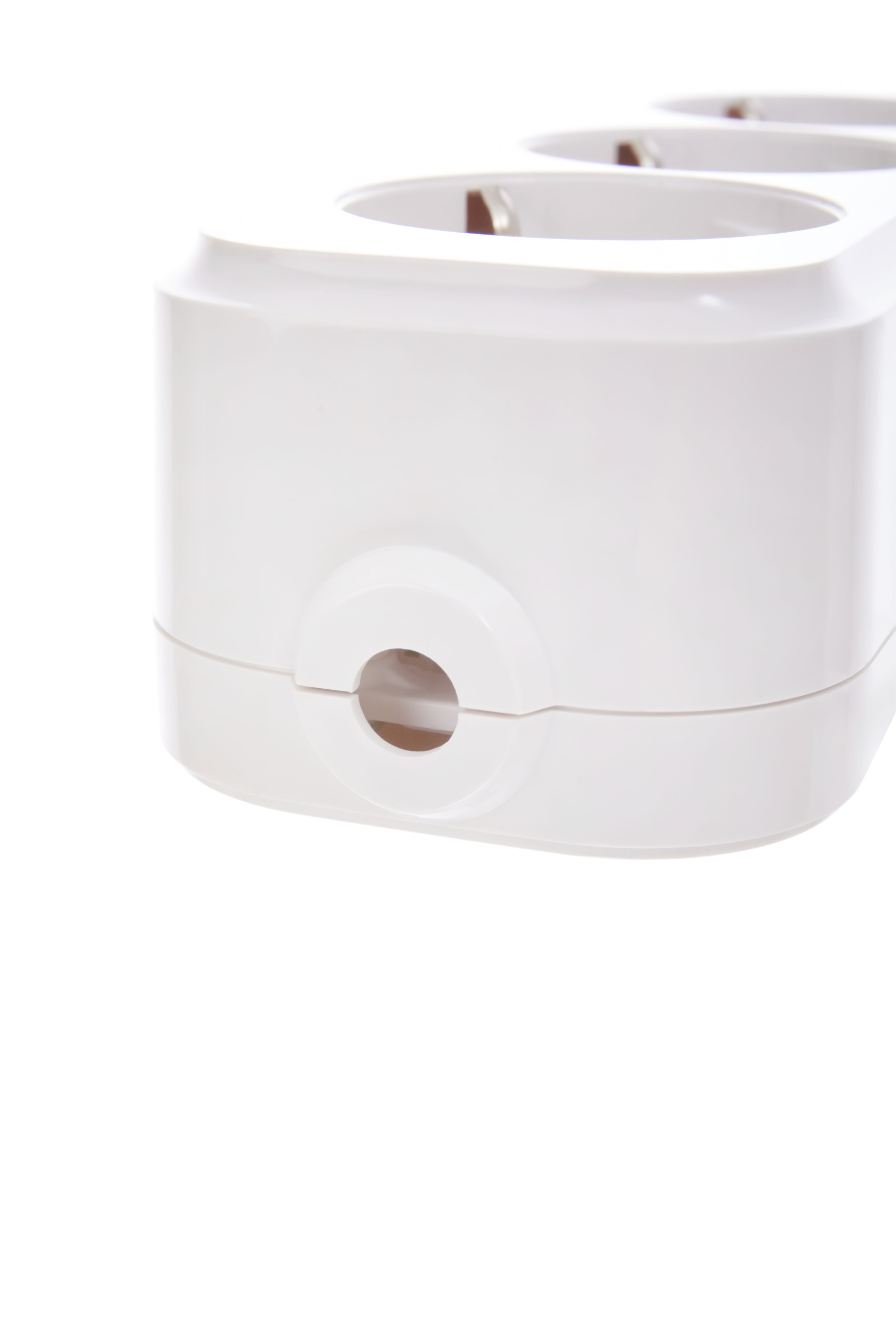 Розетка переносная разборная с заземлением К04 4 места CLASSIC IEK