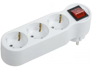 Тройник Т-01/03В 3 места с заземлением 16А с выключателем белый IEK