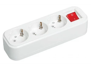 Розетка переносная разборная с заземлением с выключателем К03В 3 места CLASSIC IEK