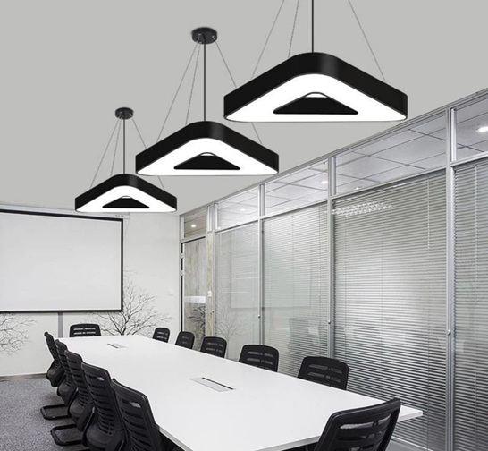 Светильник подвесной серии XO 3-угольник полый 36W 6500K опал черный 500х100Х70мм LEDAR