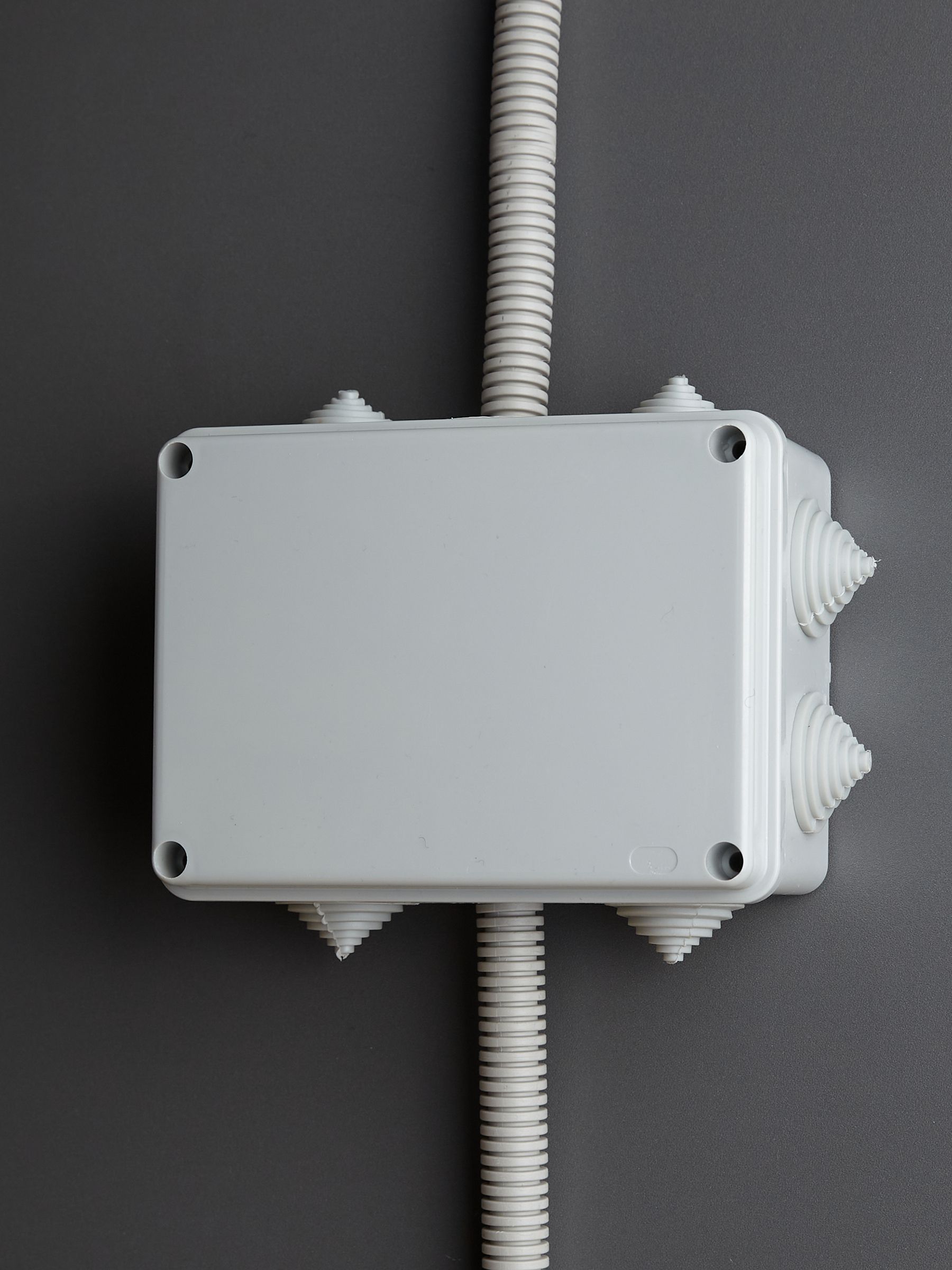 Коробка КМ41241 распаячная для открытой проводки 150х110х70 мм IP44 (RAL7035, 10 гермовводов) ИЭК